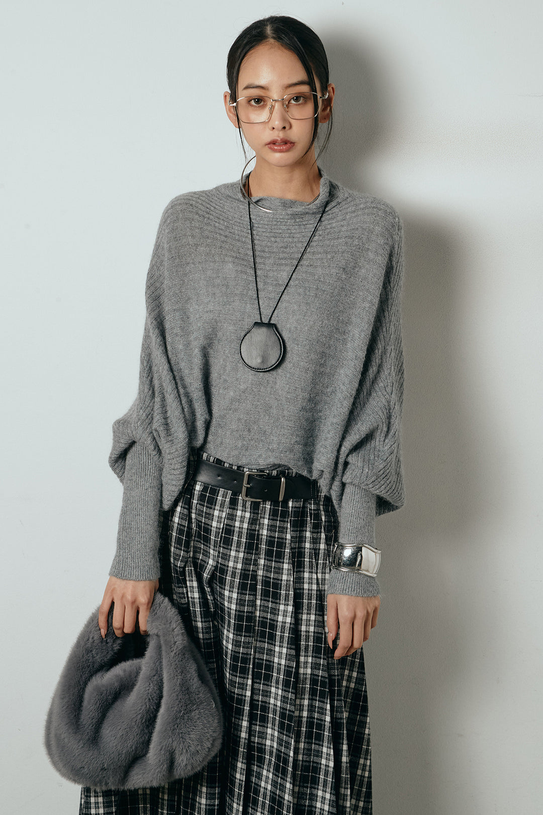 [SET]ポンチョシルエット透かしニットトップス+ベルト付きタータンチェックプリーツスカート(2set)