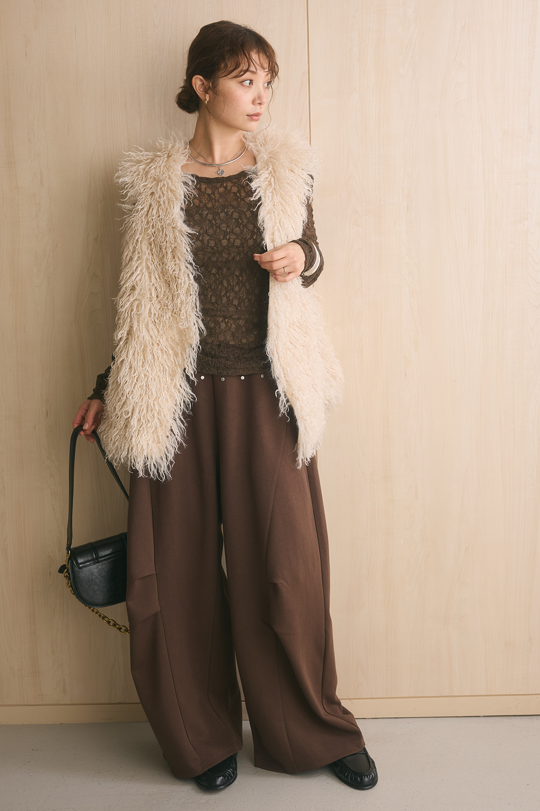[SET]ロングシャギーファーベスト+スタッズ付きニーサイドタックスウェットパンツ(2set)