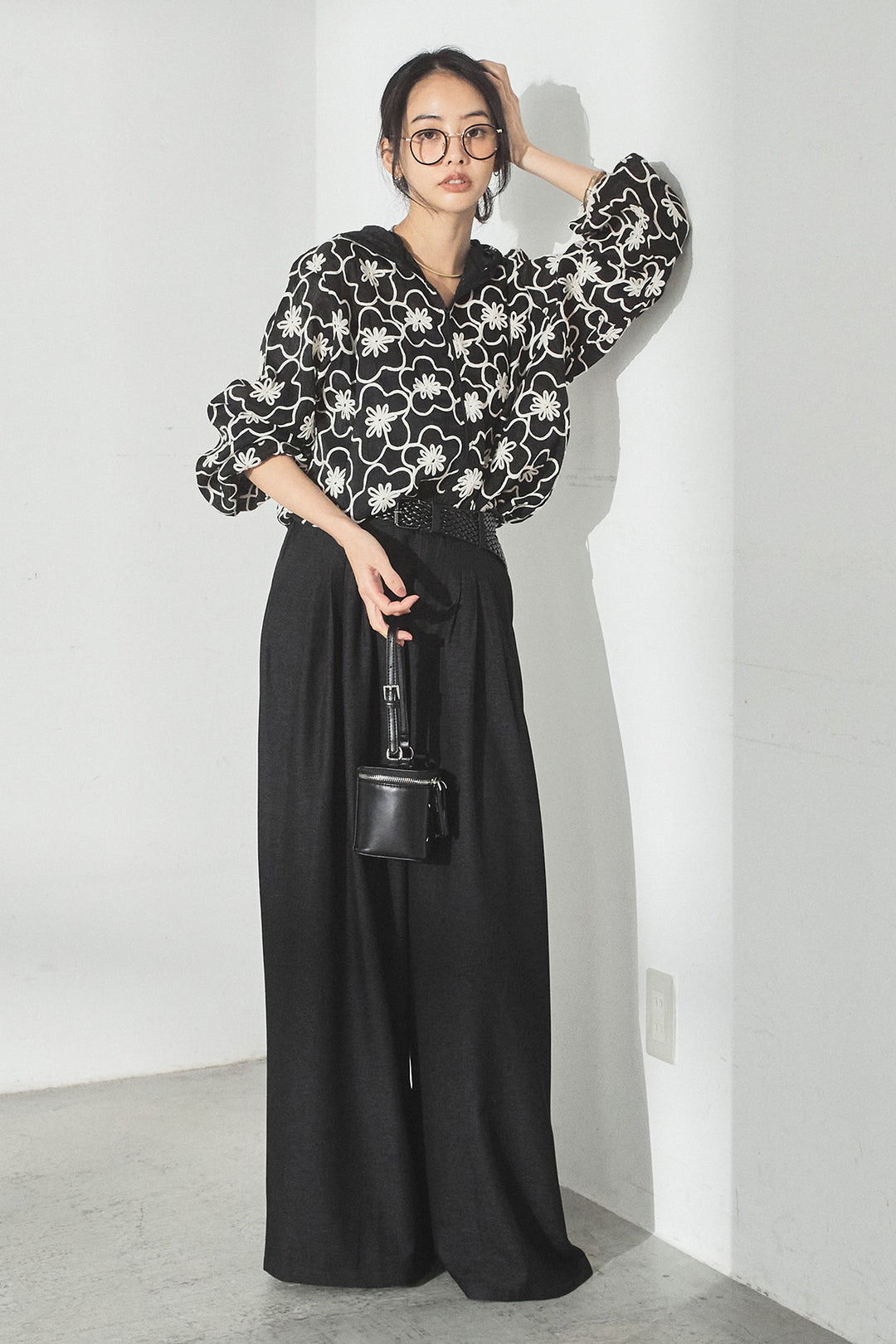 [SET]シアーフラワーフードブルゾン+編みベルト付きウエストタックワイドパンツ(2set)