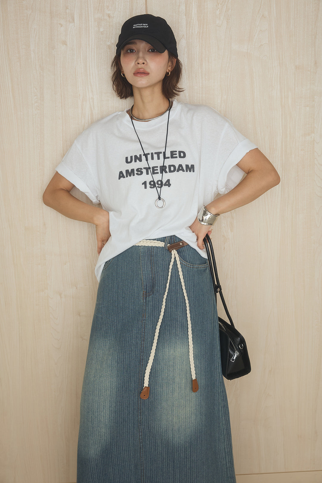 [SET]英字フロントロゴプリントTシャツ+ベルト付きデニムタイトスカート(2set)