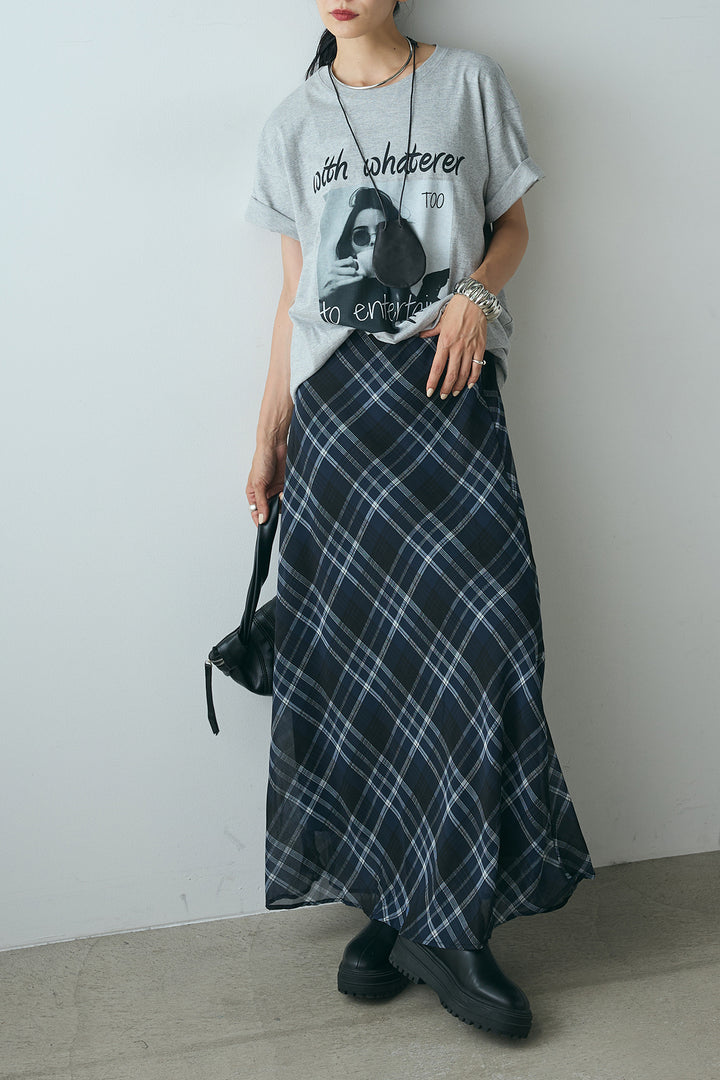 [SET]モノトーンフォトプリントTシャツ+マルチ柄シアースカート(2set)