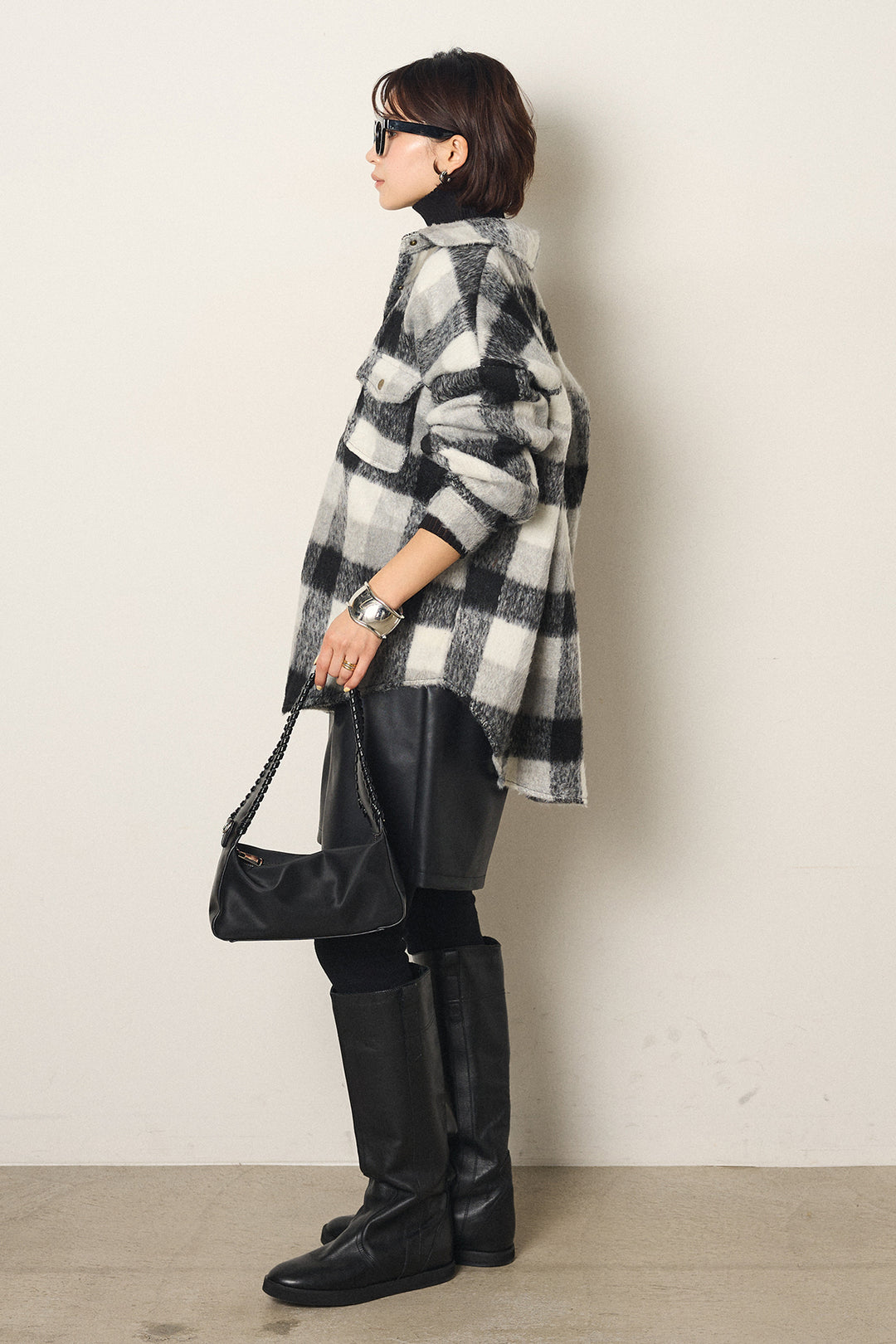 [SET]起毛チェック柄ポケットアウター+ストレッチエコレザーバミューダパンツ+リブニットシームレスタートルプルオーバー(3set)