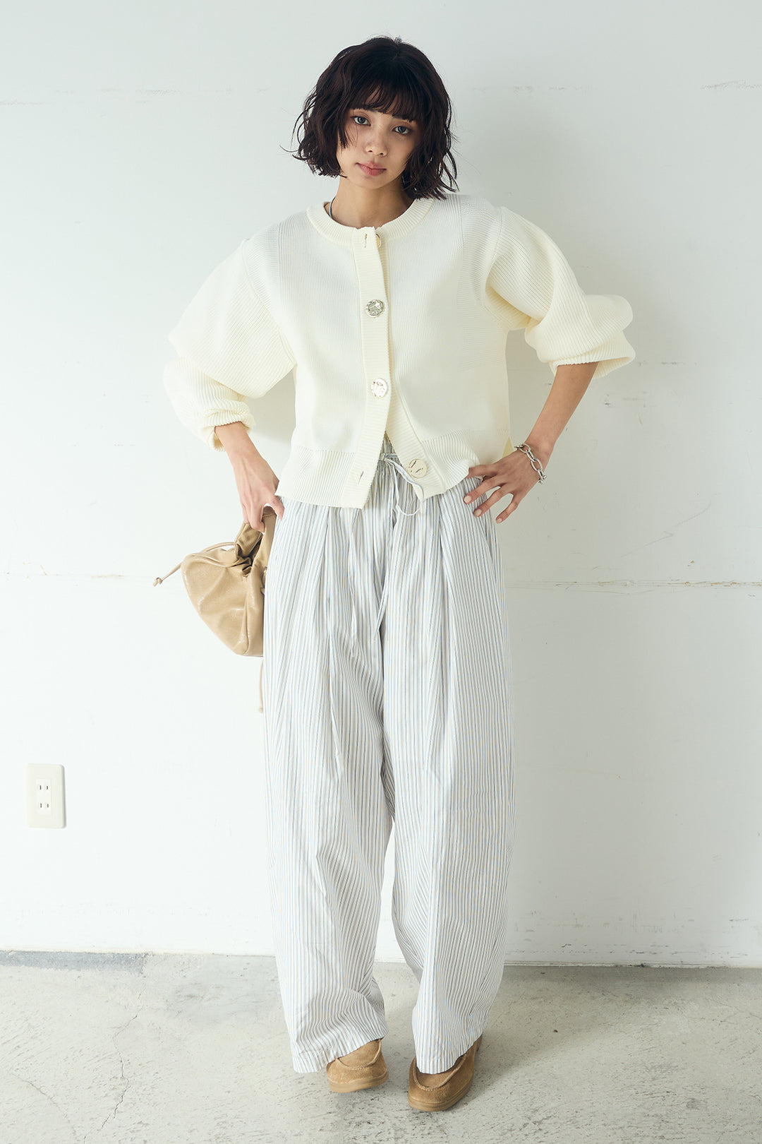 [SET]スポンディッシュBIGボタンクルーネックカーディガン+ランダムストライプタックギャザーパンツ(2set)