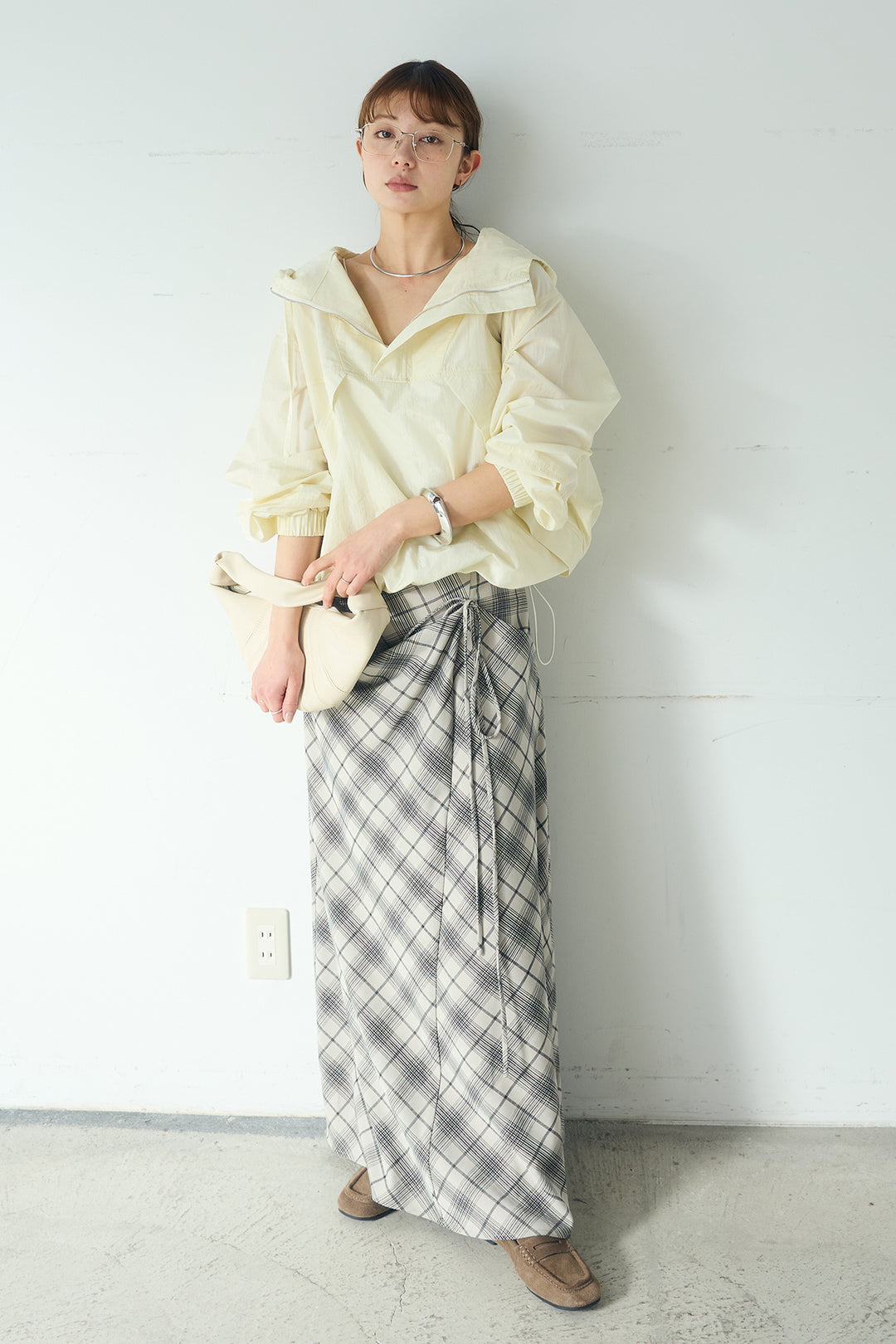 [SET]ナイロンフーディーブルゾンアウター+タータンチェック柄フロントデザインスカート(2set)