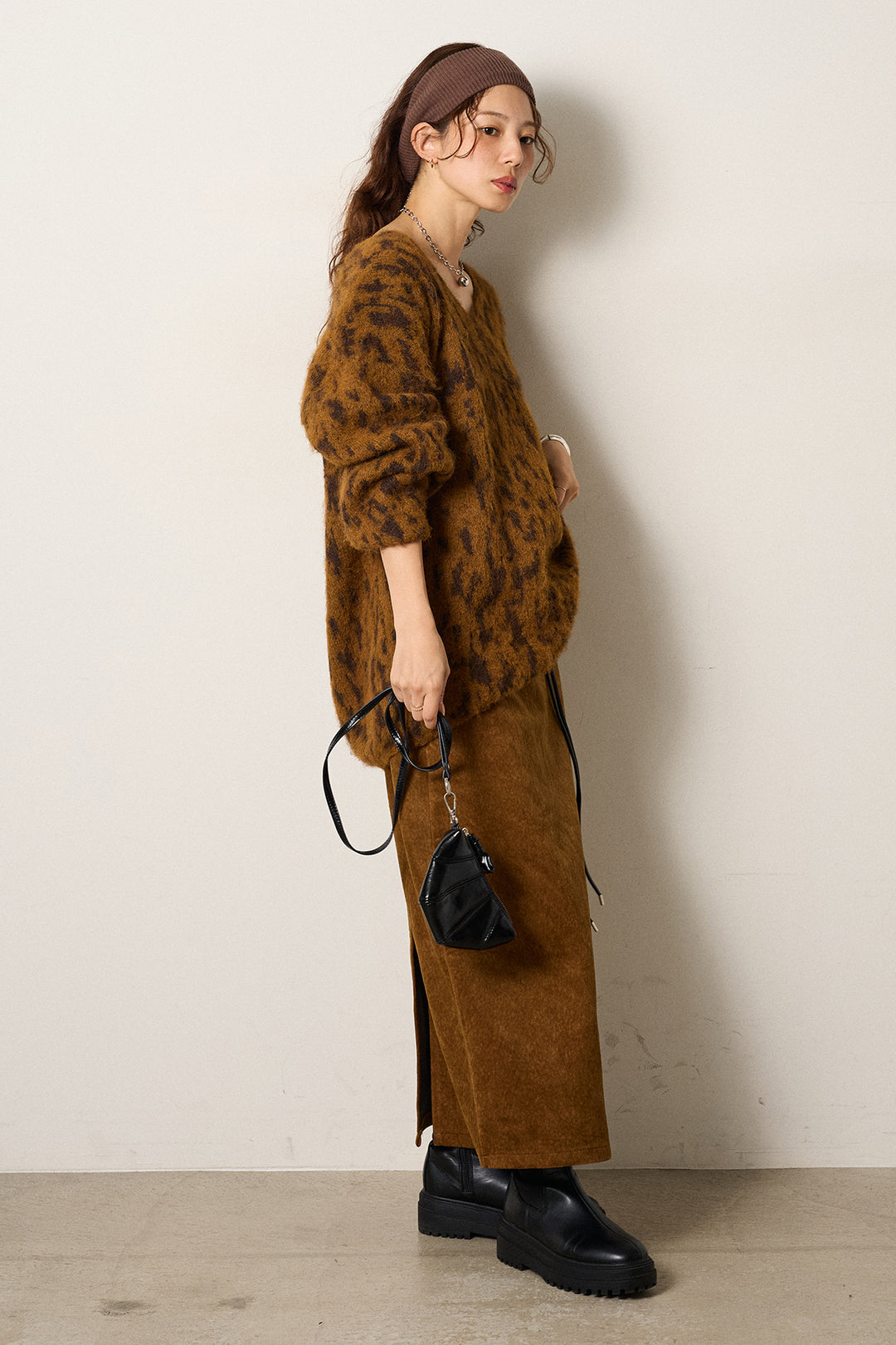 [SET]フラッフィーレオパードシャギーニット+ロープベルト付きスウェード調スカート(2set)