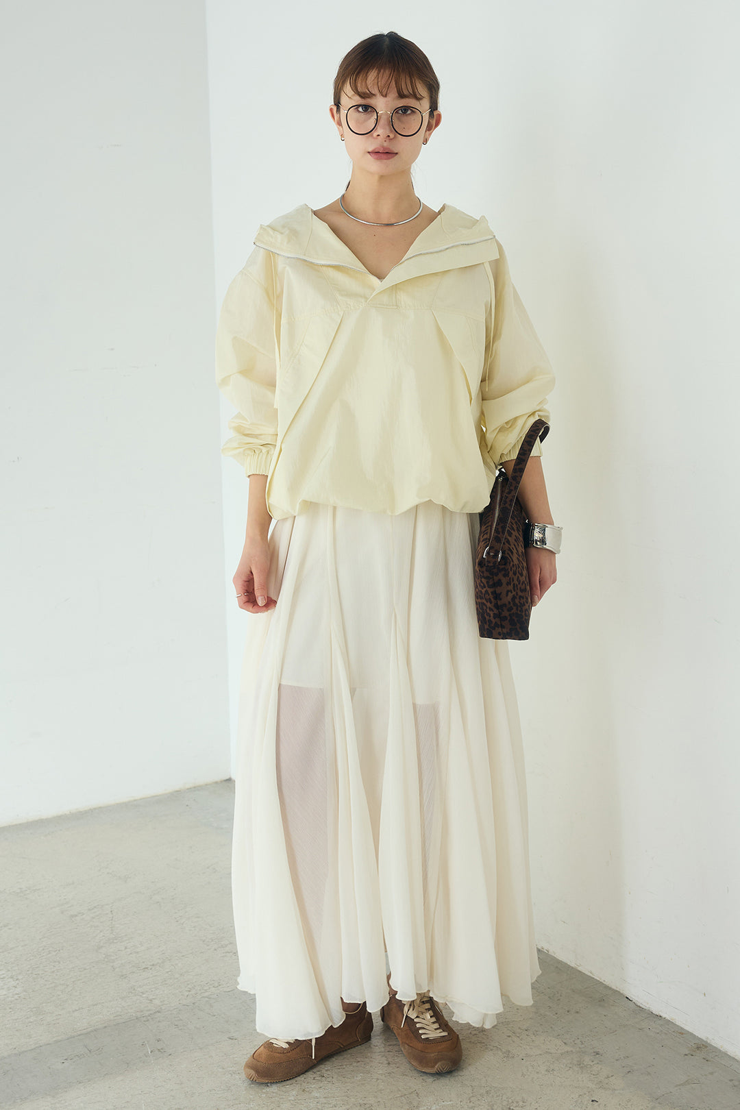 [SET]ナイロンフーディーブルゾンアウター+シアーフリルキャミワンピース(2set)