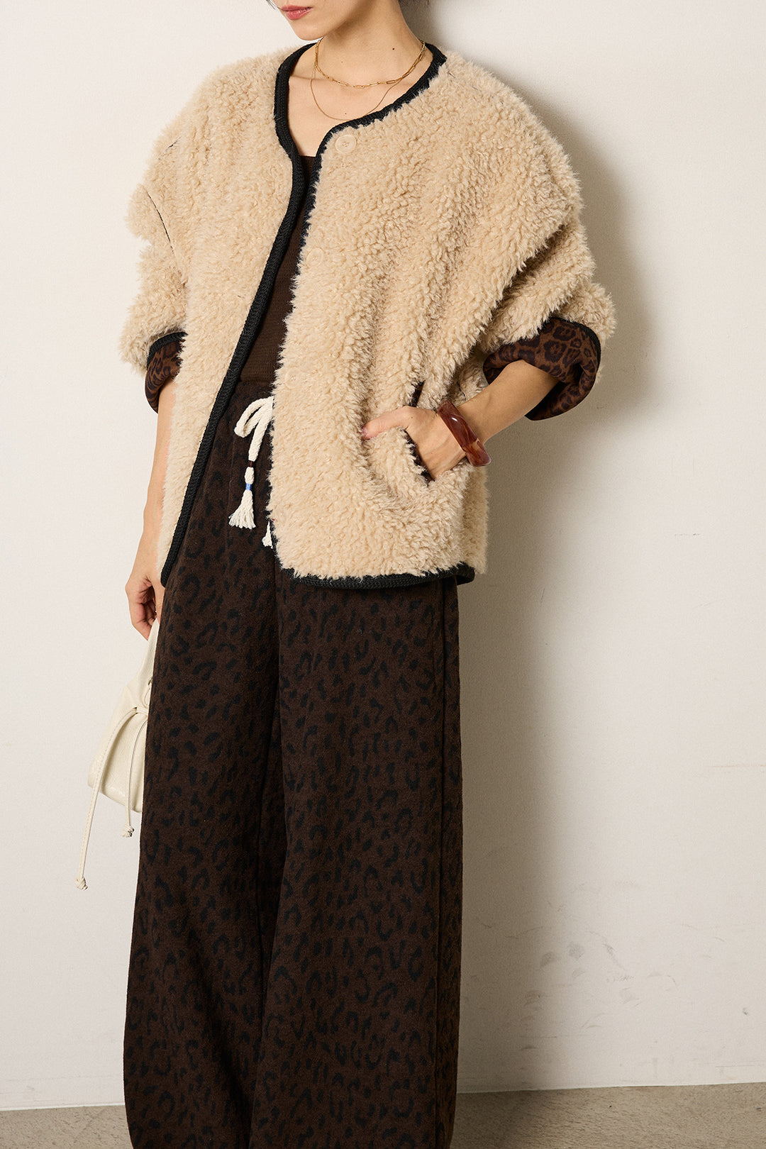 [SET]ノーカラー裏地レオパードボアアウター+レオパードジャガードニットパンツ(2set)