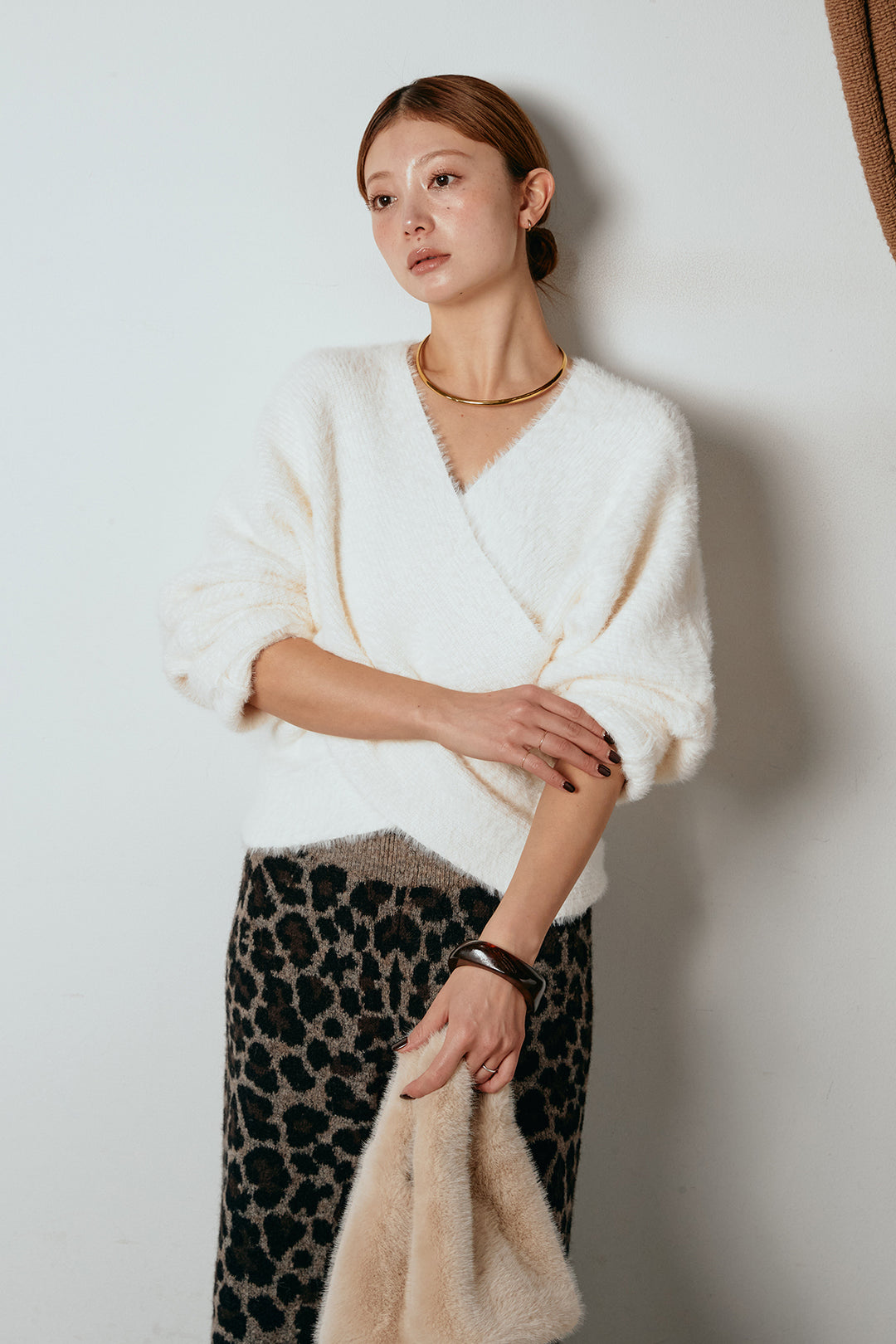 [SET]シャギーカシュクールニットトップス+リラックスレオパード柄ニットパンツ(2set)