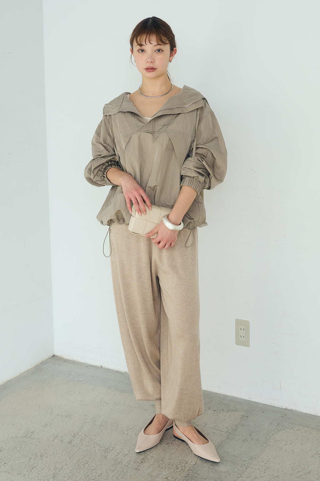 [SET]ナイロンフーディーブルゾンアウター+裾絞りリブニットパンツ(2set)