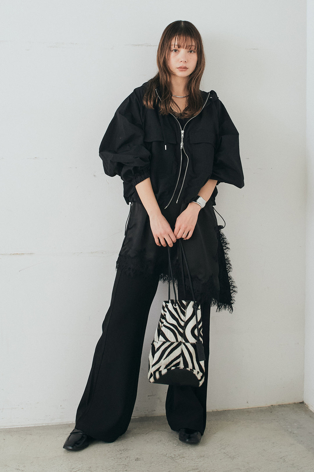 [SET]ナイロンボリュームWジップパーカーブルゾン+サテンレースアシメキャミ+細編みベルト付きパンツ+サテンレースアシメキャミ(3set)