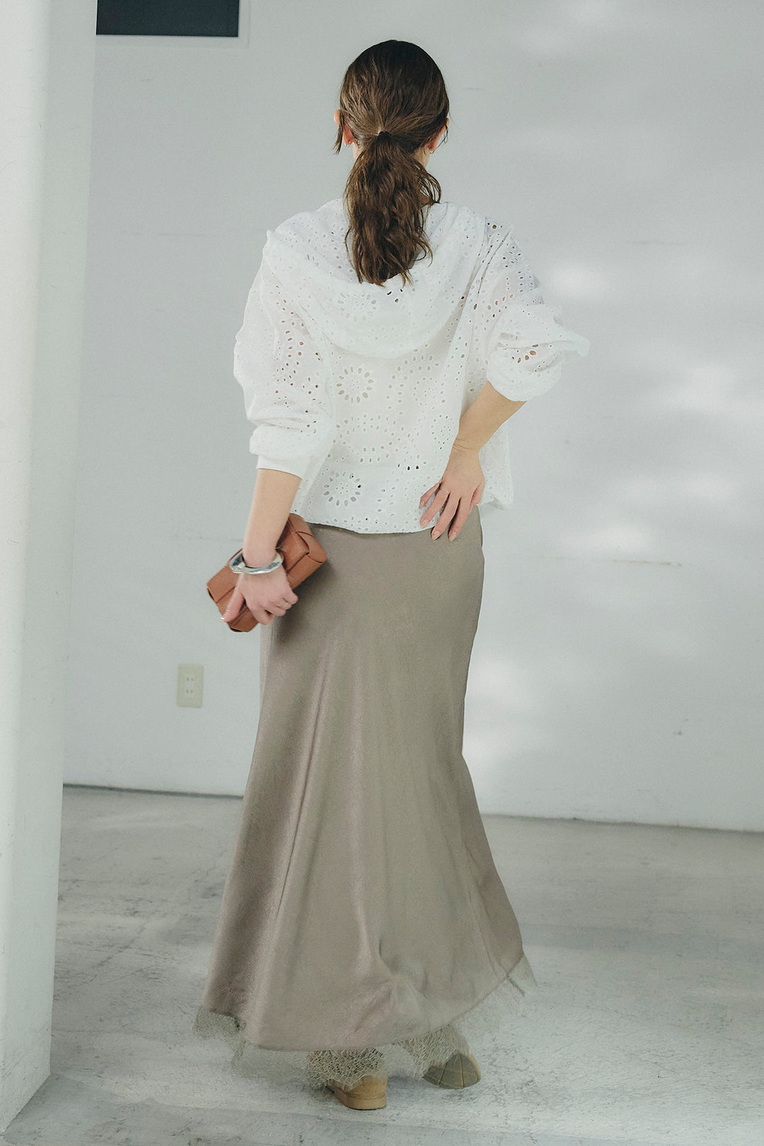 [SET]レースハーフジップアップフーディー+バイアスナローサテンスカート(2set)