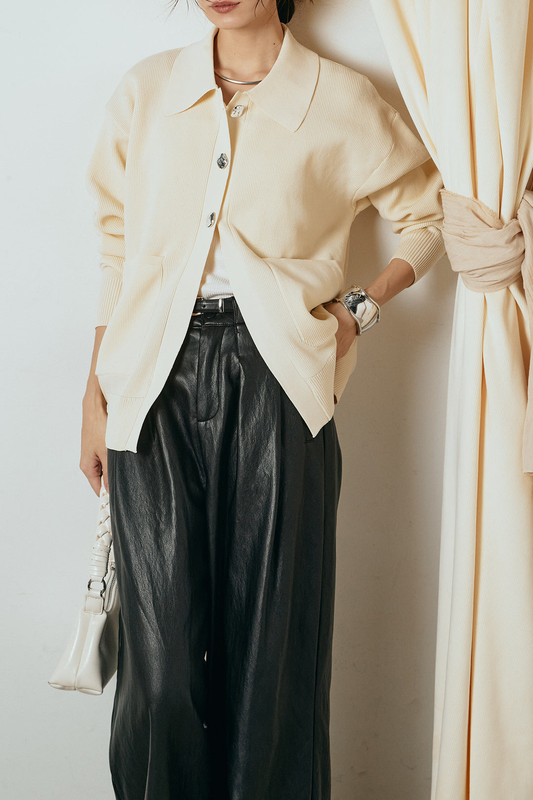 [SET]メタル釦衿付きニットカーディガン+ベルト付きレザーライクタックパンツ(2set)
