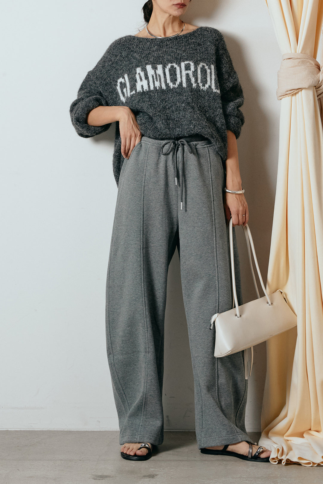 [SET]フロントロゴデザインニットトップス+スウェットワイドカーブパンツ(2set)