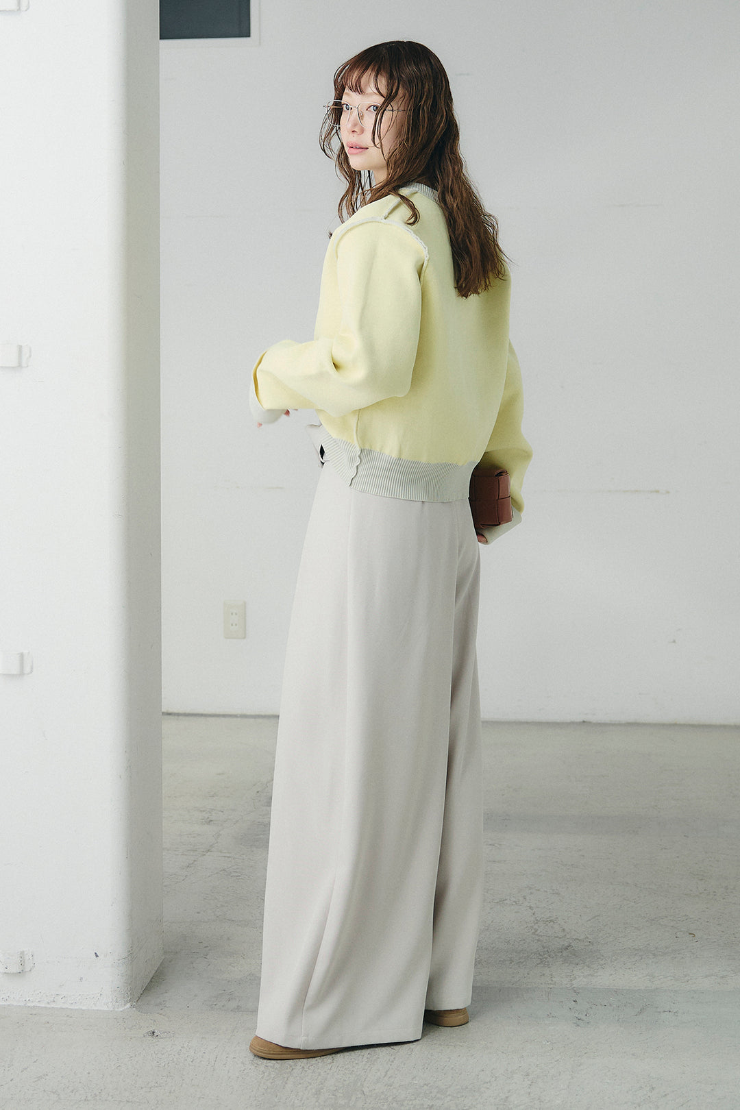 [SET]リバーシブル配色ニットカーディガン+ベルト付きツータックワイドパンツ(2set)