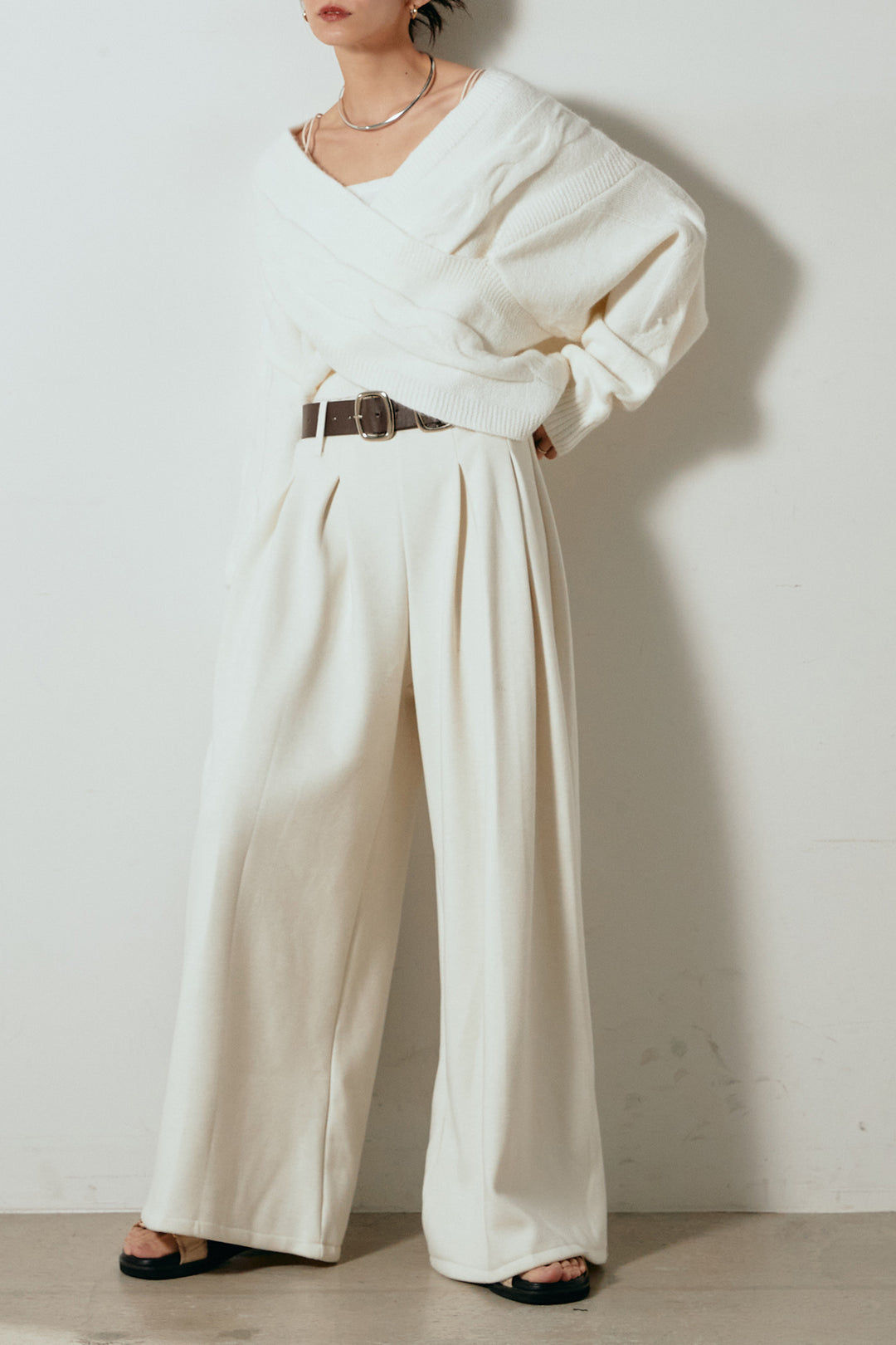 [SET]ケーブルカシュクールニットトップス+フェイクレザー太ベルト付きタックワイドパンツ(2set)