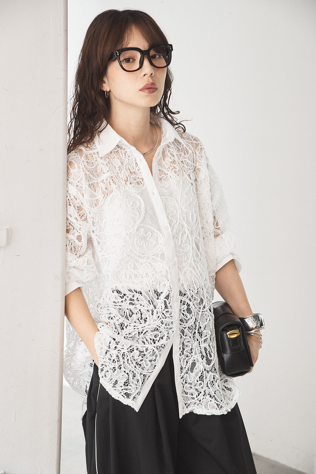 [SET]刺繍レースオーバーサイズシャツ+合繊ツイルパイピングタックカーブパンツ(2set)