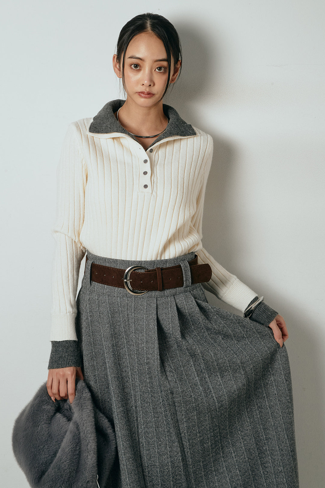[SET]レイヤード風リブニットトップス+太ベルト付きヘリンボーンプリーツスカート(2set)