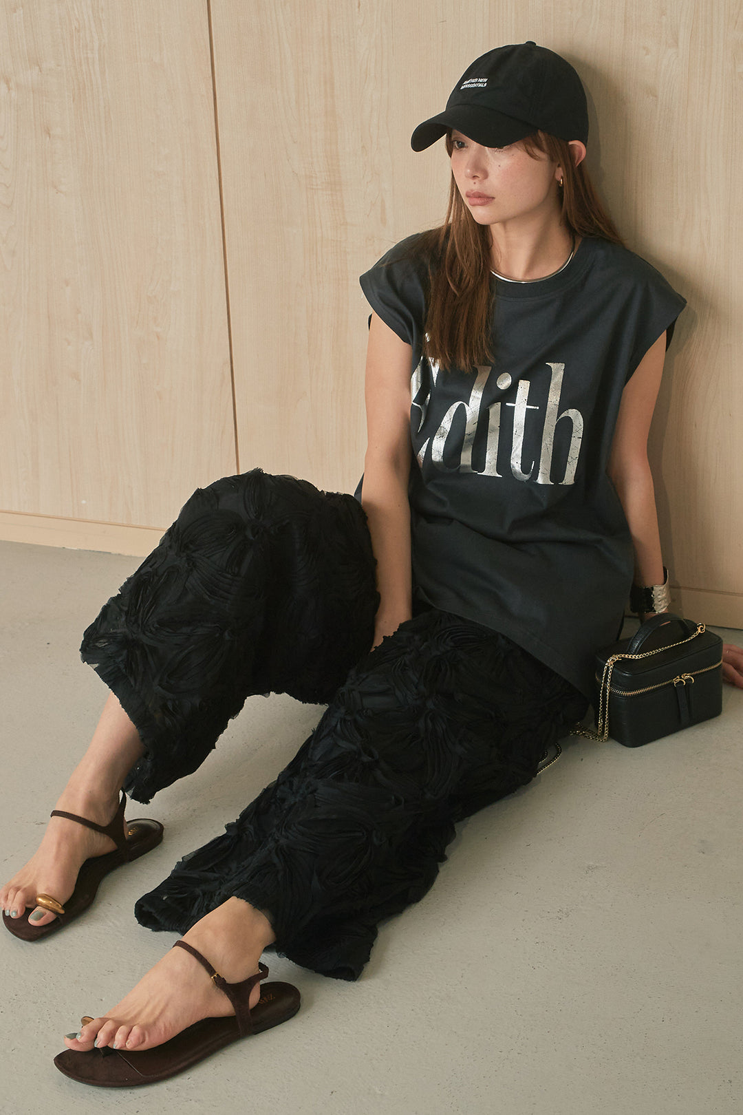 [SET]箔ロゴプリントノースリーブTシャツ+立体レースストレートパンツ(2set)