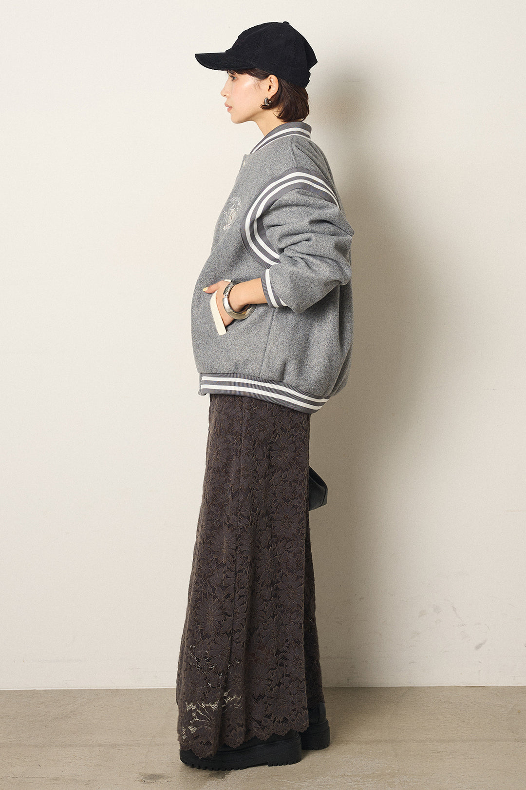 [SET]ワンポイントデザインブルゾン+花柄刺繍ベロアフレアスカート(2set)