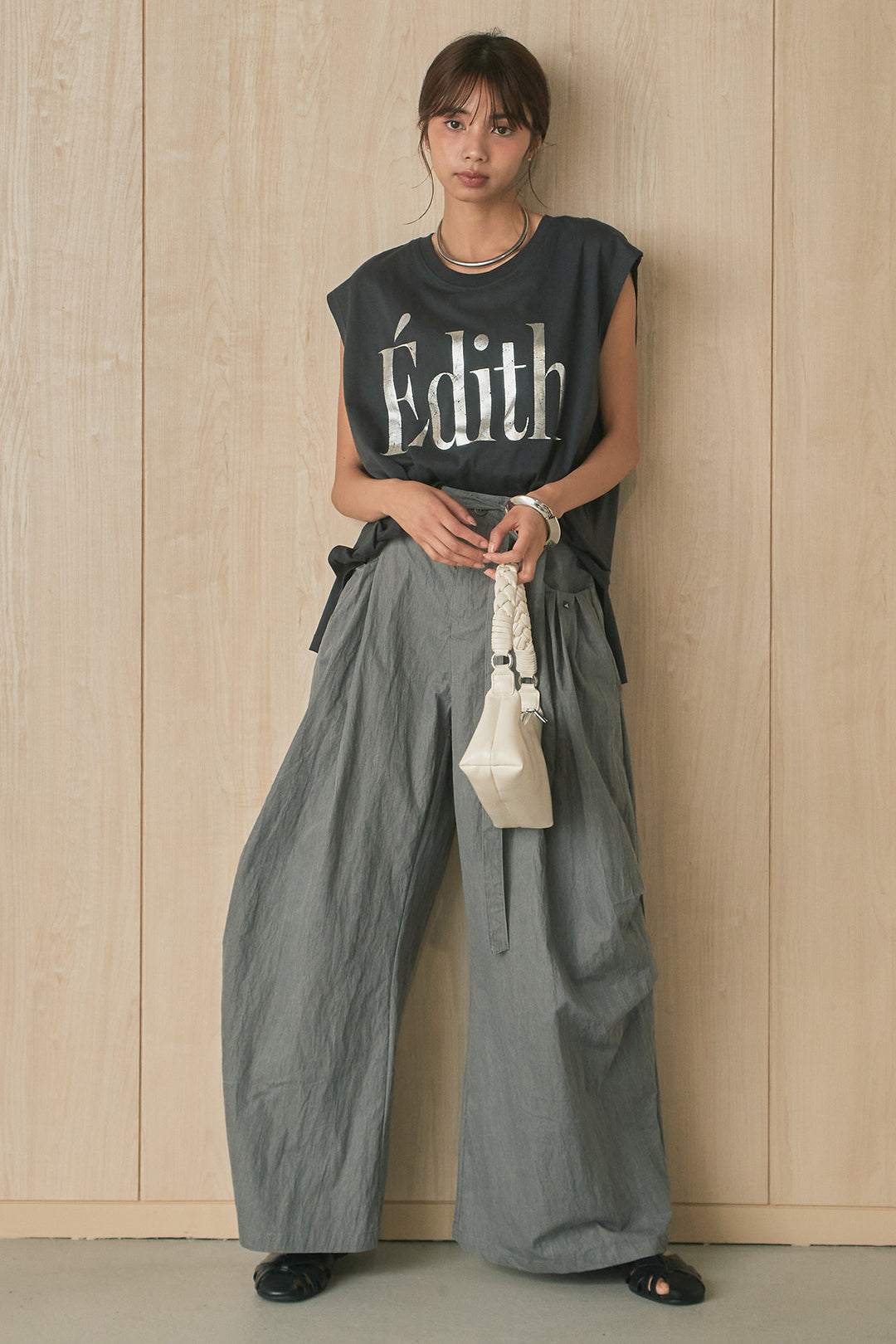 [SET]箔ロゴプリントノースリーブTシャツ+スタッズ付きポケットタックパンツ(2set)