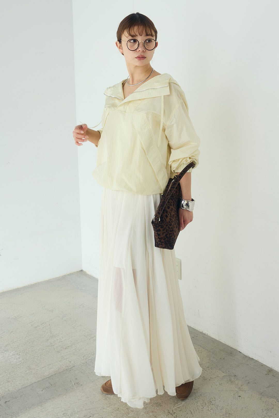 [SET]ナイロンフーディーブルゾンアウター+シアーフリルキャミワンピース(2set)