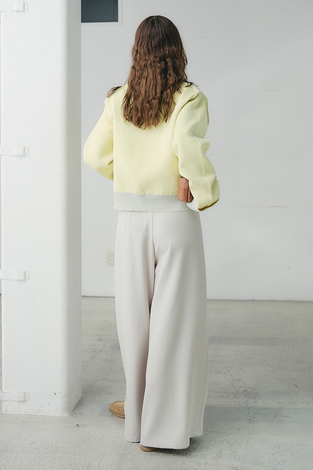 [SET]リバーシブル配色ニットカーディガン+ベルト付きツータックワイドパンツ(2set)