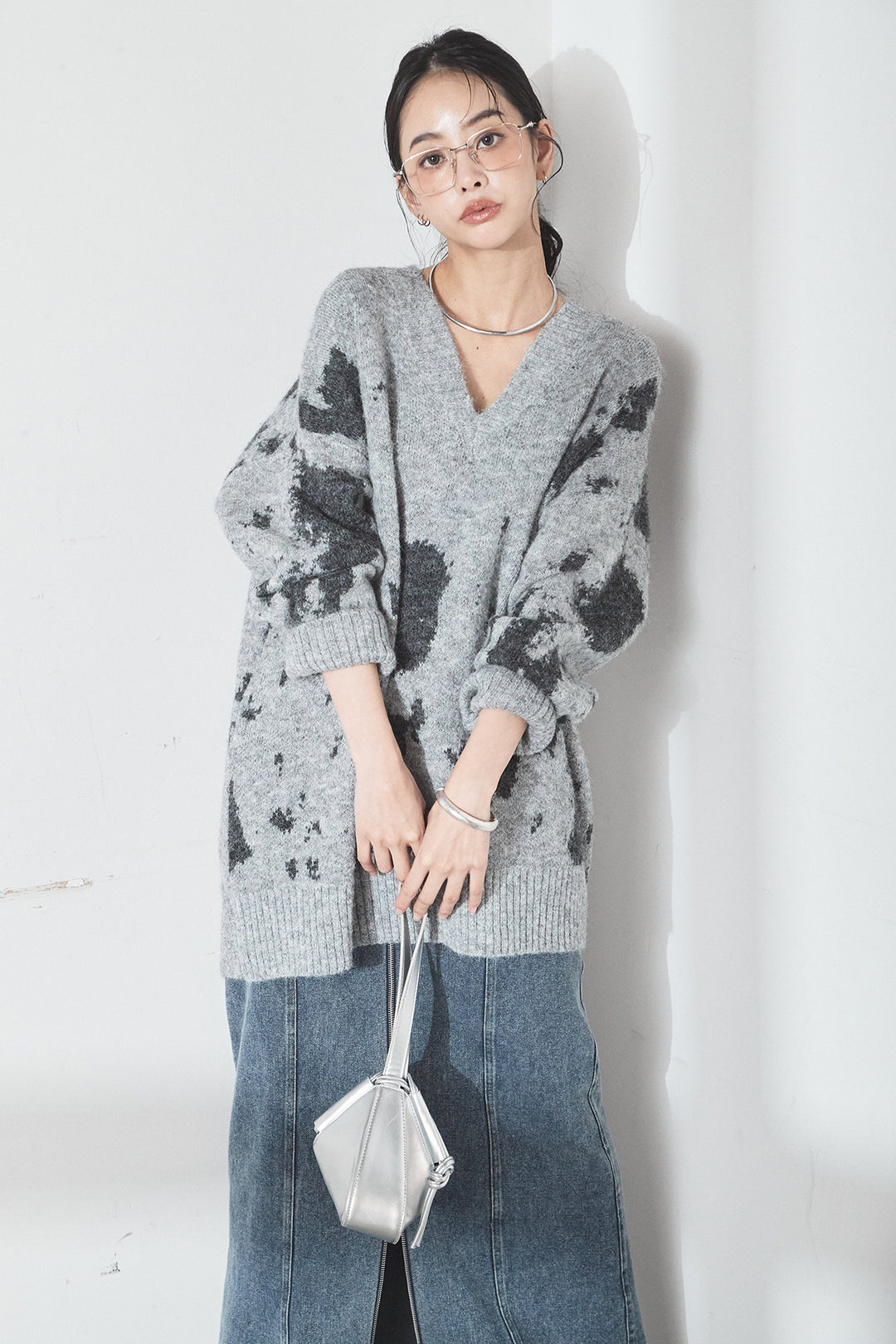 [SET]アブストラクト柄ニットプルオーバー+フロントジップデニムスカート(2set)