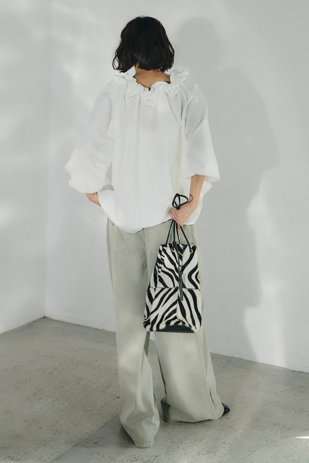 [SET]ネックフリルデザインブラウス+ウエスト裁ち切りデニムワイドパンツ(2set)