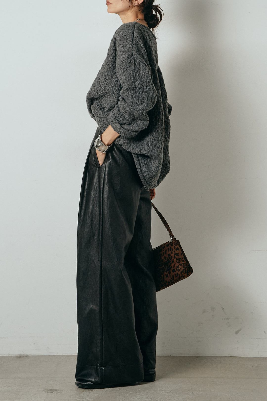 [SET]ボリューム編みニットプルオーバー+ベルト付きレザーライクタックパンツ(2set)