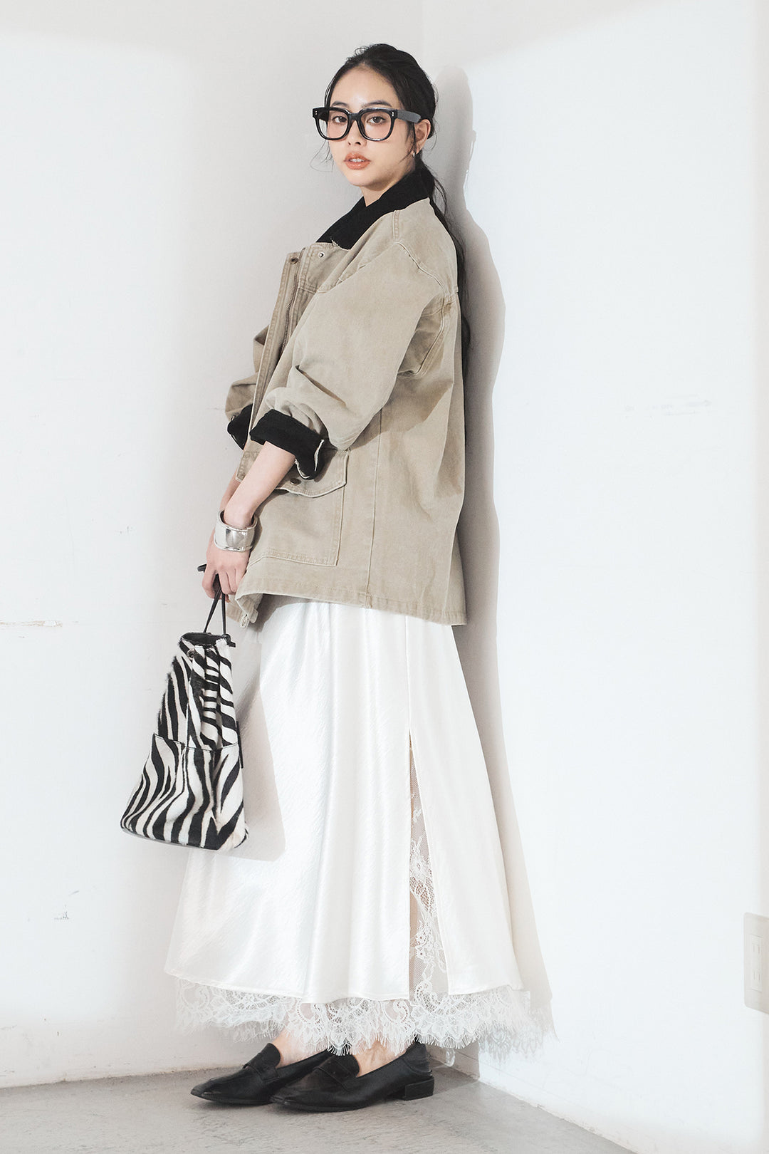 [SET]襟コーデュロイデザインデニム調カバーオール+裾レースデザインサテンスカート(2set)