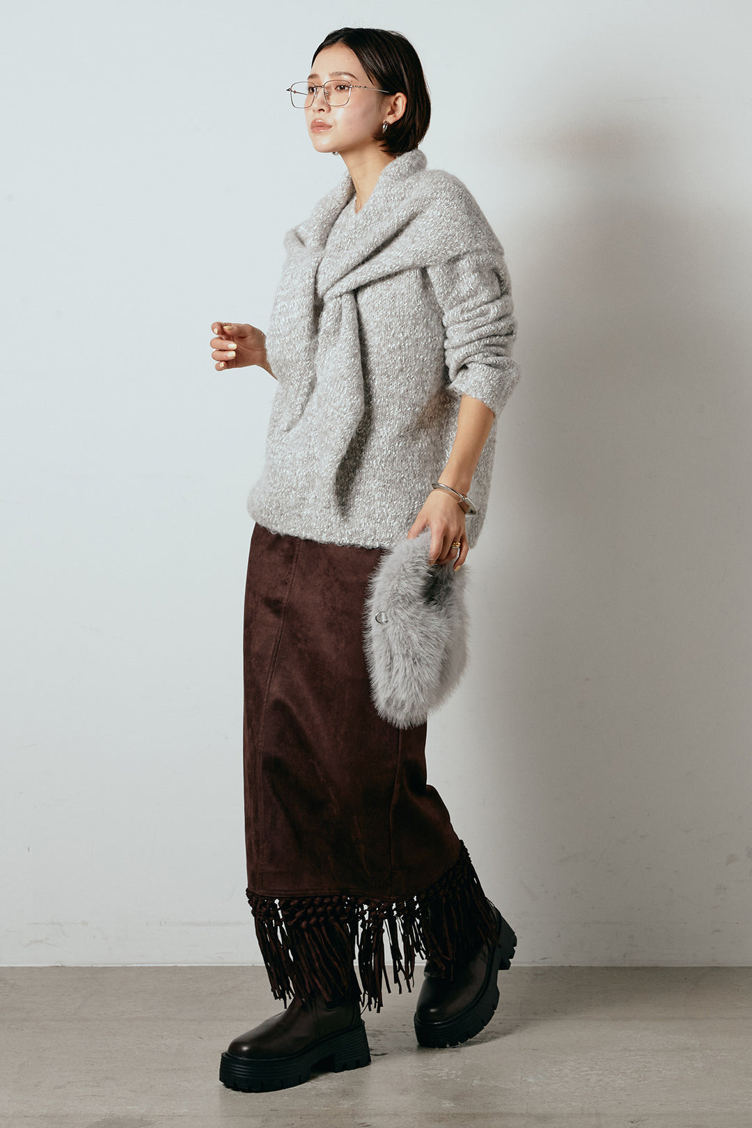 [SET]スカーフ付きミックスニットトップス+スウェードライク裾フリンジスカート(2set)