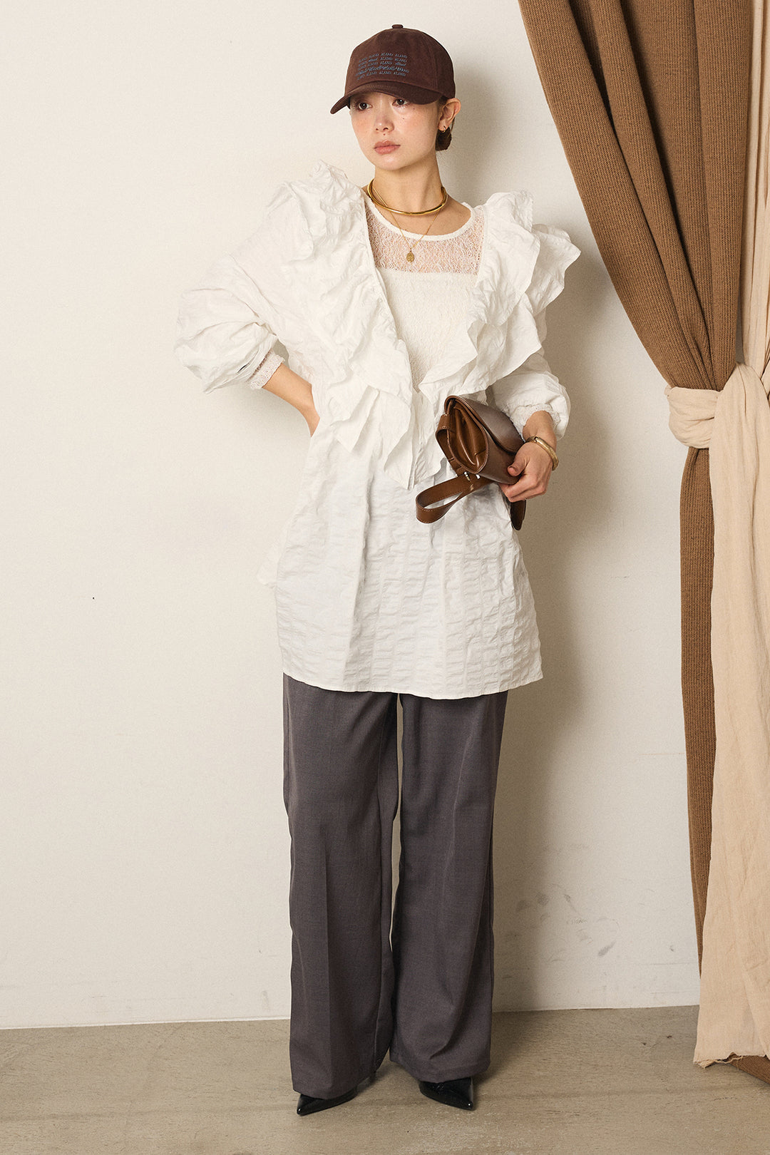 [SET]Vネックフリルカラーブラウス+ツイルスプリングカラータックパンツ(2set)