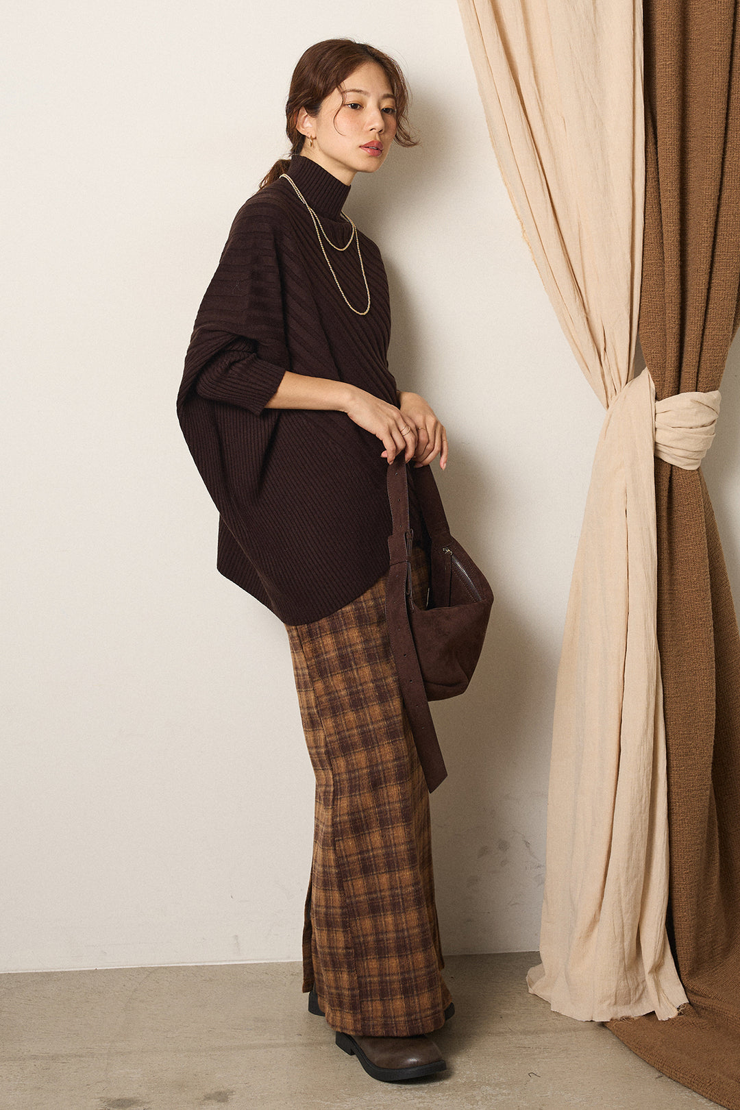 [SET]アシメデザインリブポンチョニットトップス+シャギーチェックストレートスカート(2set)