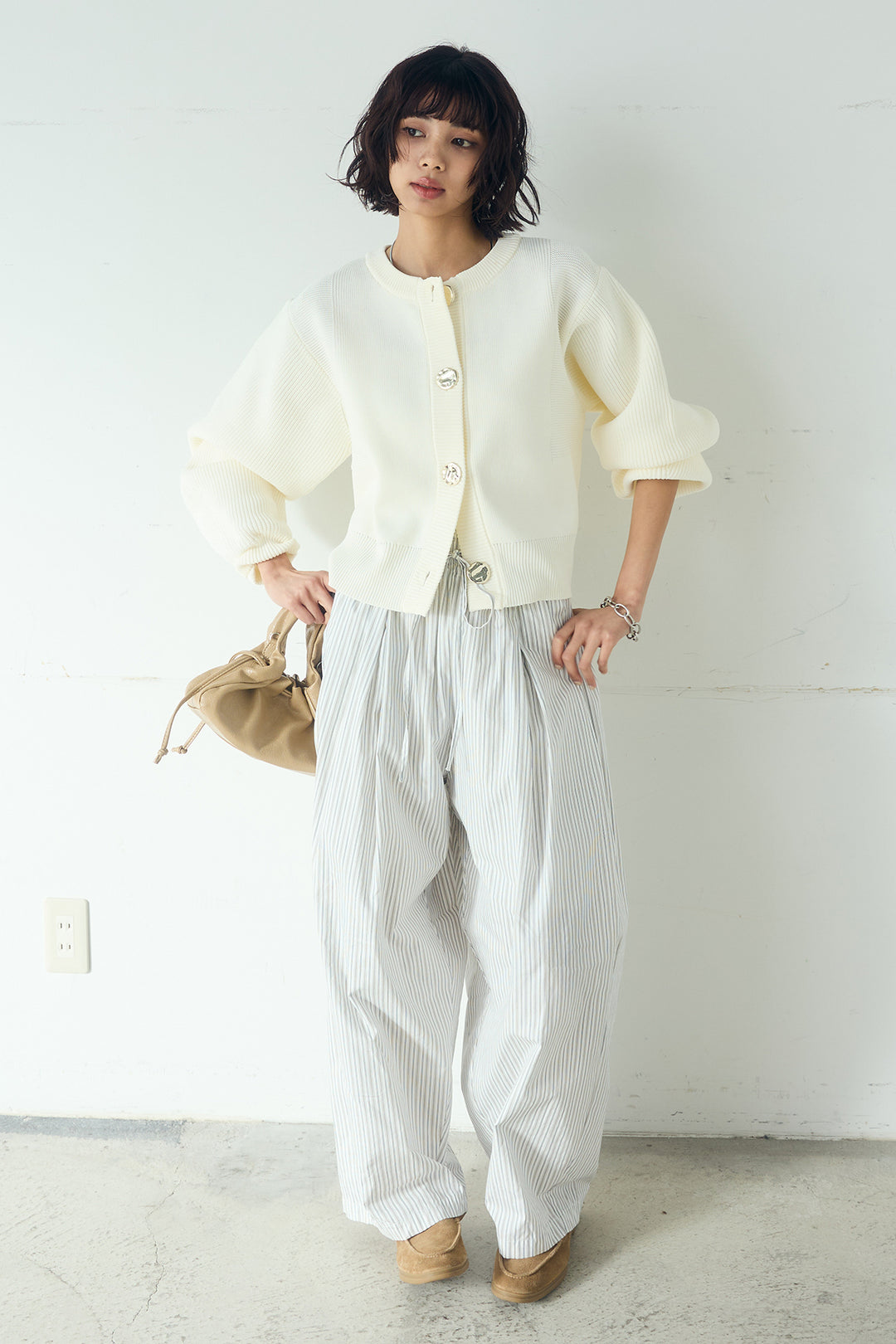 [SET]スポンディッシュBIGボタンクルーネックカーディガン+ランダムストライプタックギャザーパンツ(2set)