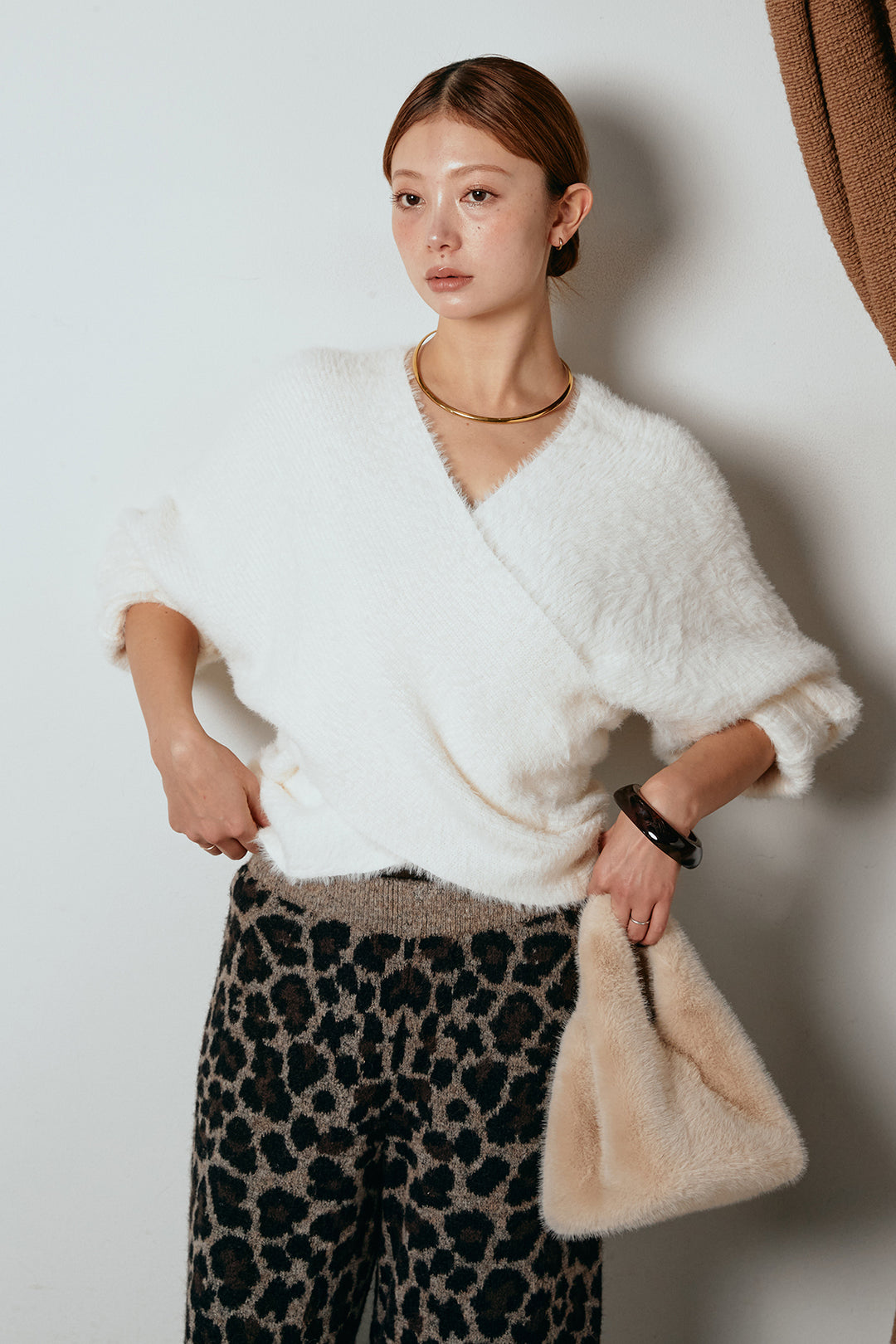 [SET]シャギーカシュクールニットトップス+リラックスレオパード柄ニットパンツ(2set)