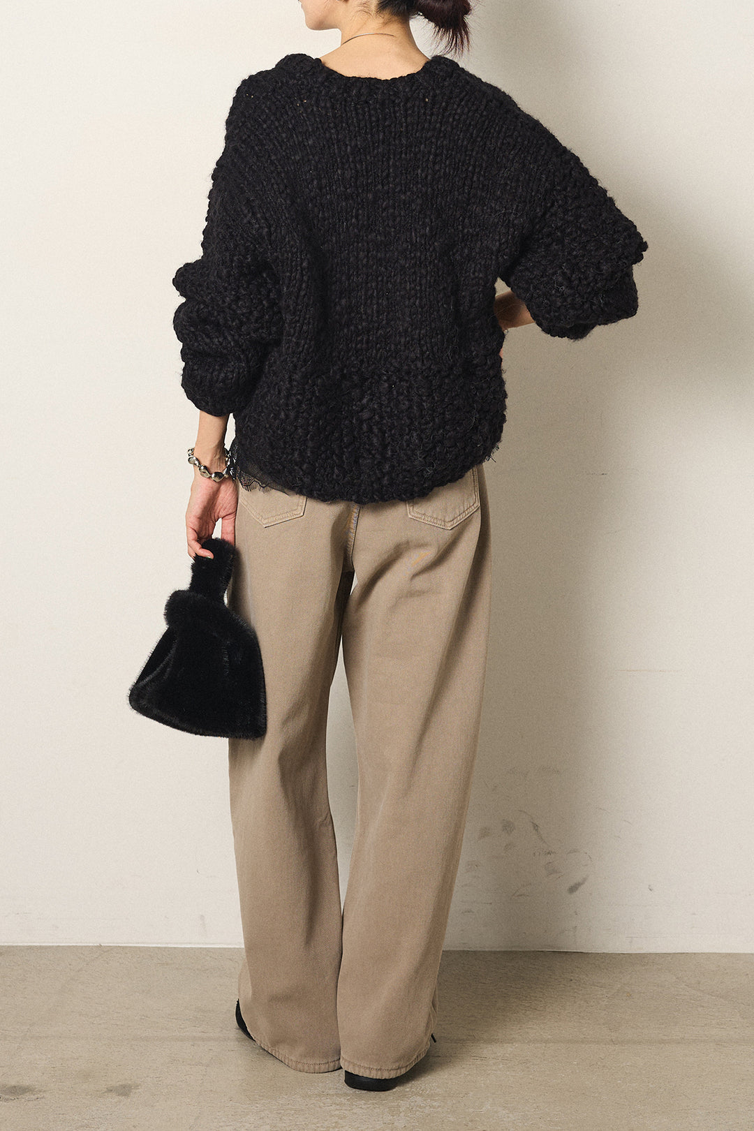 [SET]Vネックハンド編みニットトップス+ベルト付きカジュアルカーブワイドパンツ+レース切り替えキャミソール(3set)