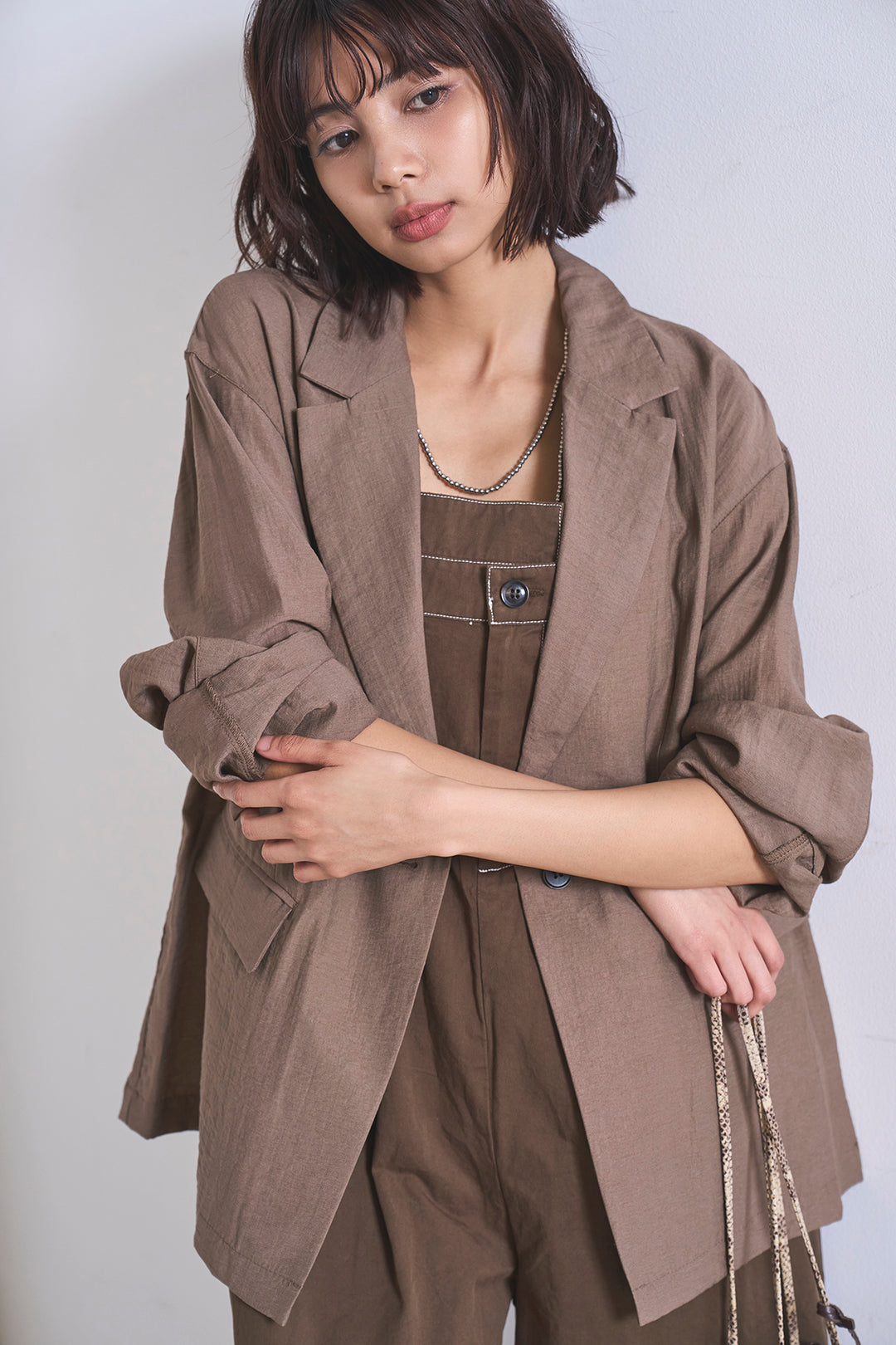 [SET]リネンブレンドテーラードシアージャケット+綿ツイルアシメサロペット(2set)