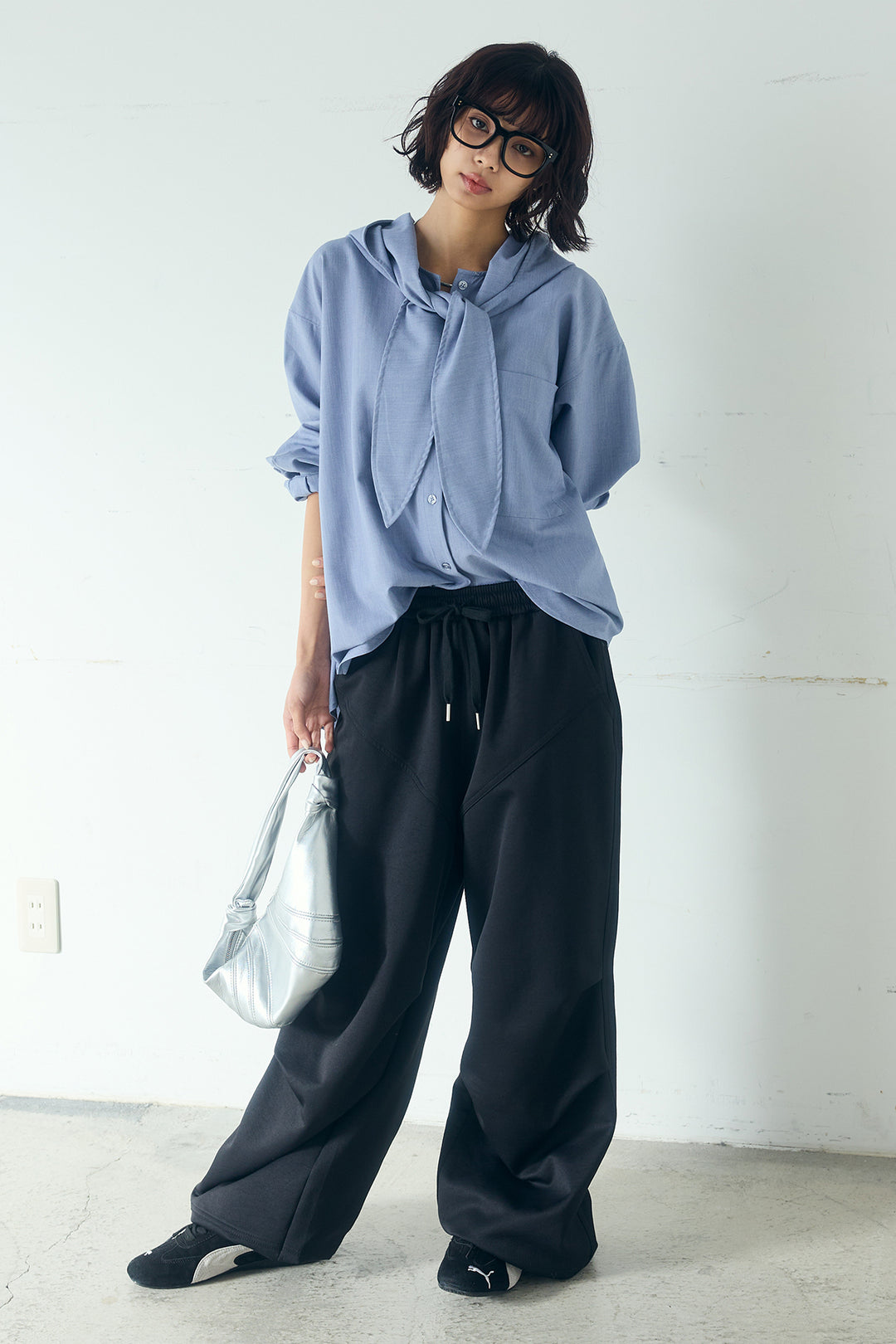 [SET]無地タイ付フーディーBIGシャツ+ランダムタックデザインワイドパンツ(2set)