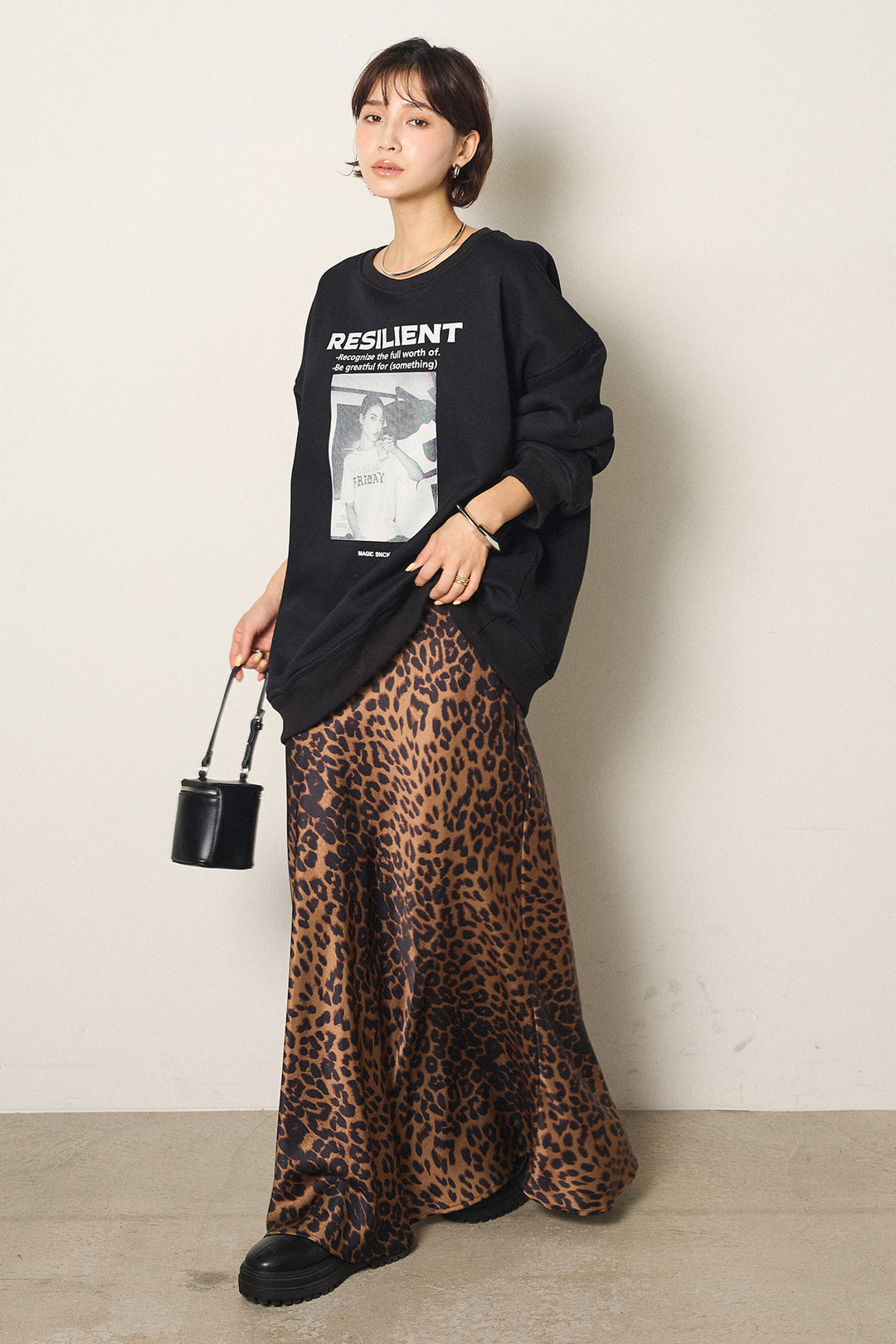 [SET]モノトーンプリントスウェット+レオパード柄サテンスカート(2set)