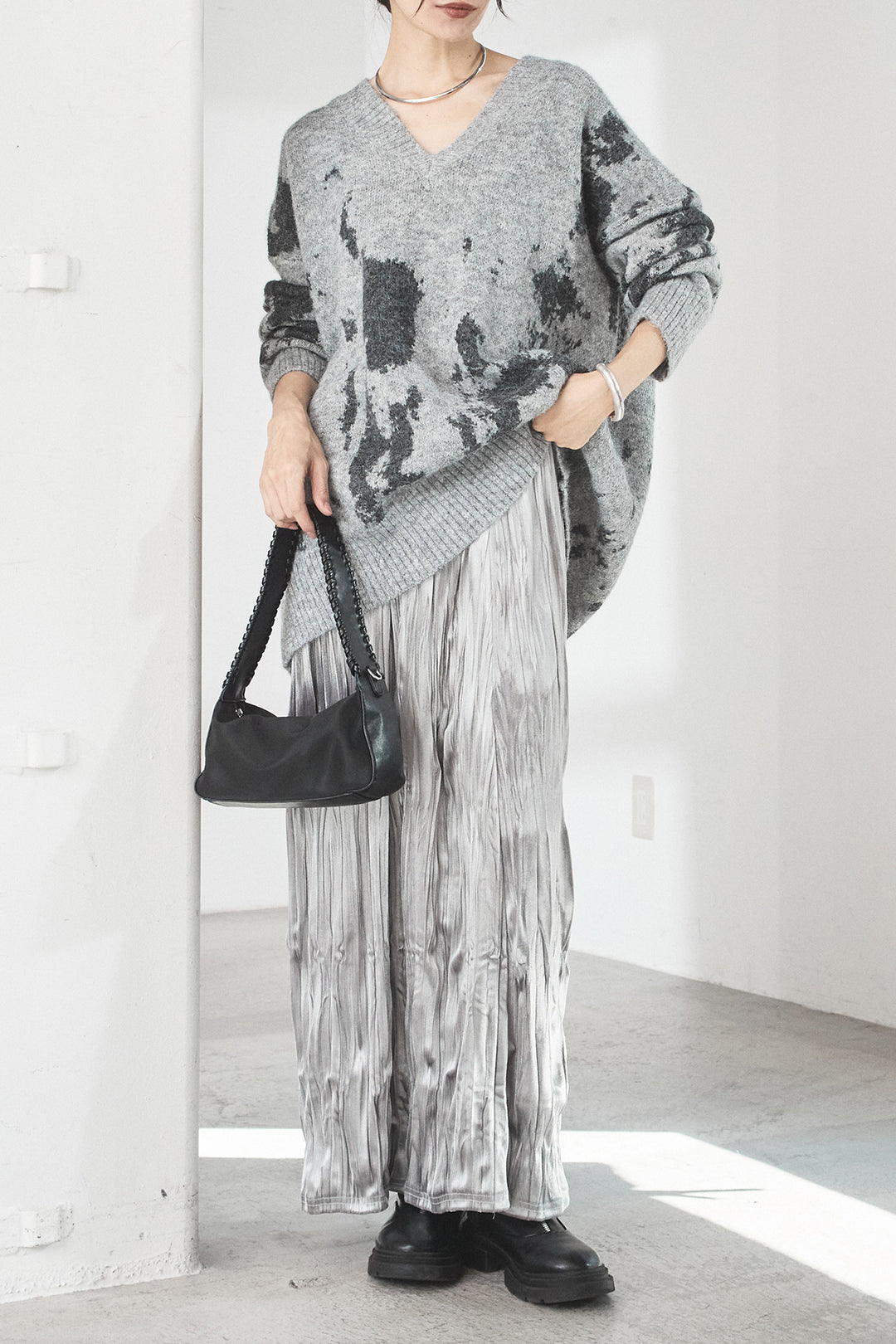 [SET]アブストラクト柄ニットプルオーバー+ベロアロングプリーツスカート(2set)