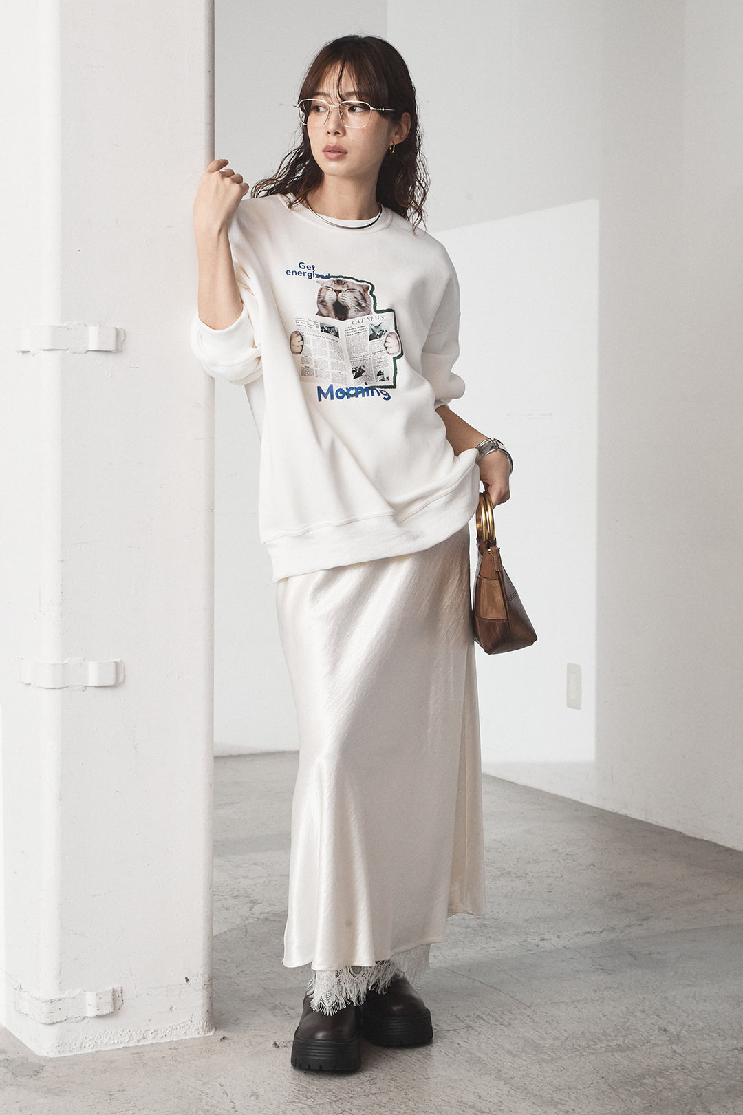 [SET]裏起毛モーニングキャットプリントスウェット+裾レースデザインサテンスカート(2set)