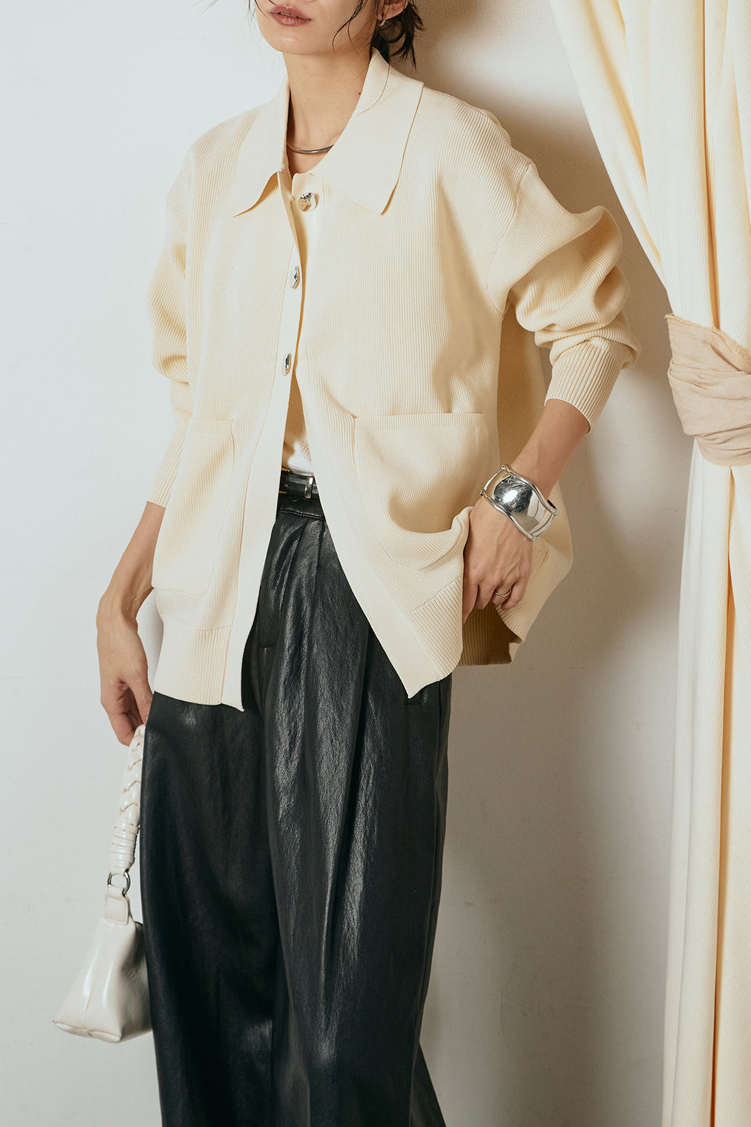 [SET]メタル釦衿付きニットカーディガン+ベルト付きレザーライクタックパンツ(2set)