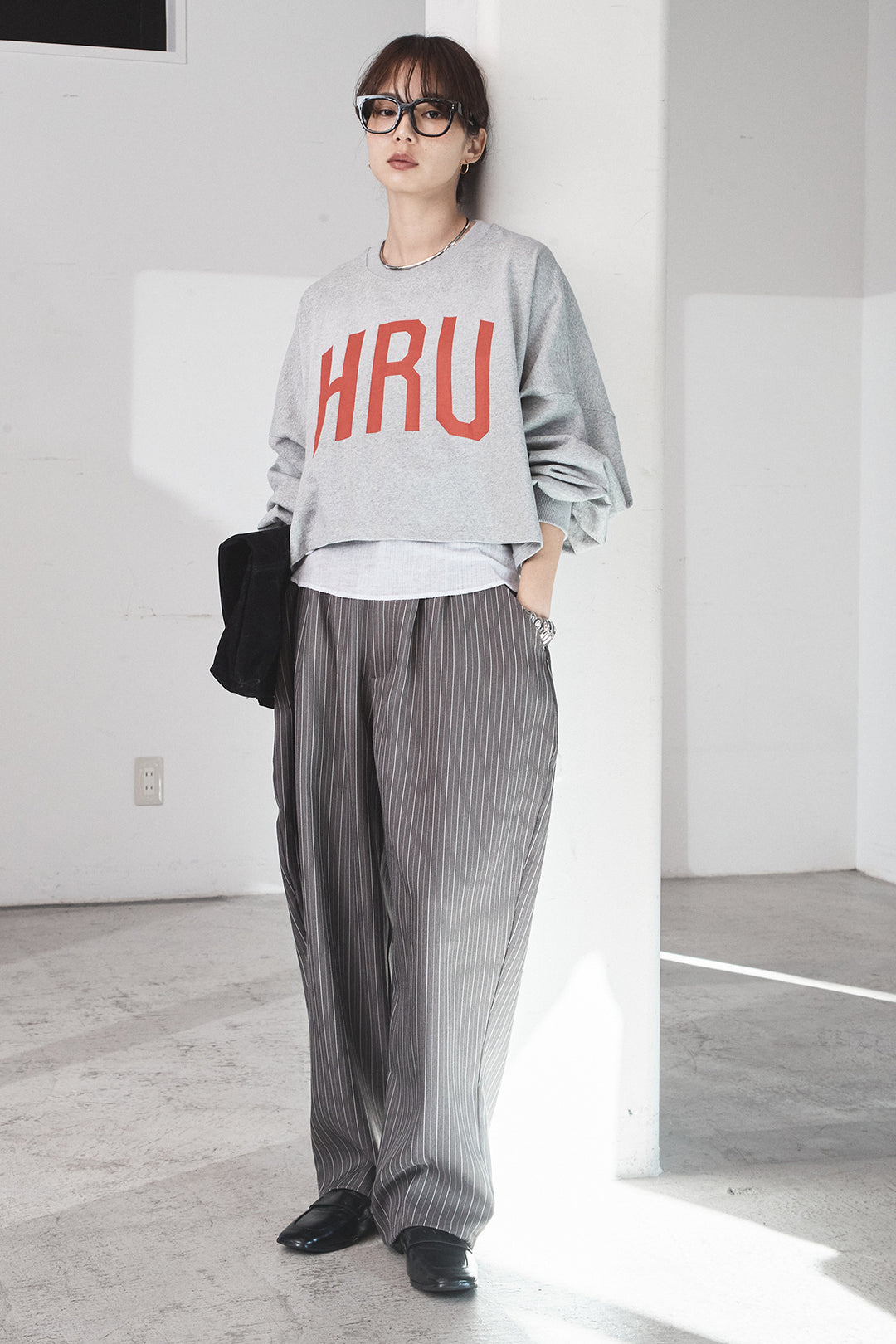 [SET]ビッグロゴHRU袖ボリュームトップス+リブシアークルーネック長袖トップス(2set)