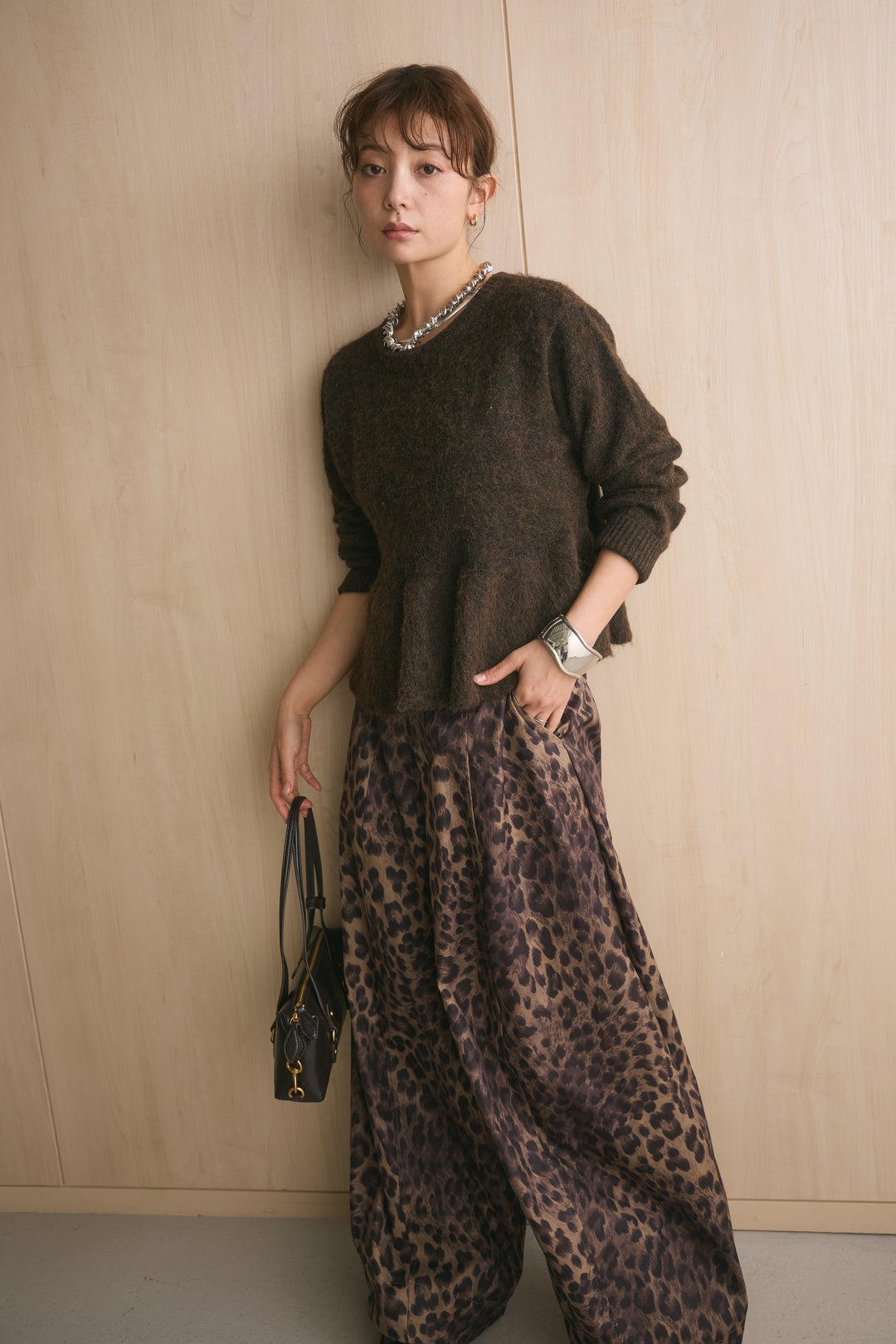 [SET]モヘアぺプラムクルーネックプルオーバー+太ベルト付きレオパード柄ワイドパンツ(2set)