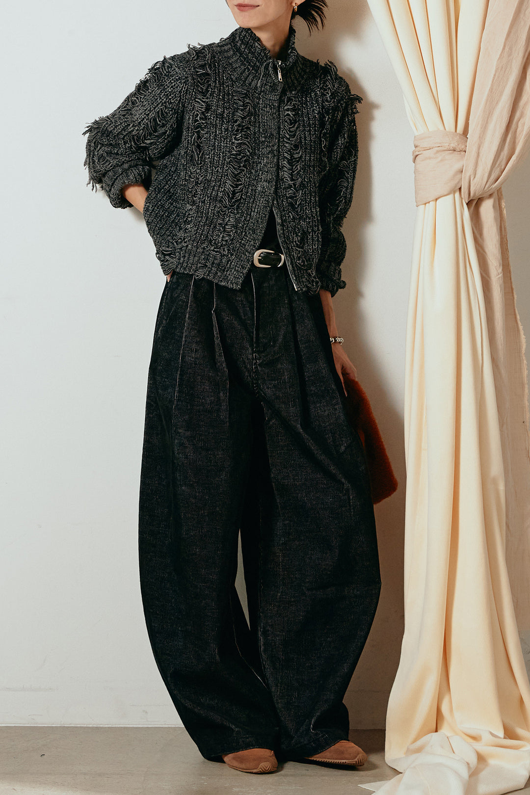 [SET]ハイネックフリンジジップニットトップス+フロントタック入りコーデュロイパンツ(2set)