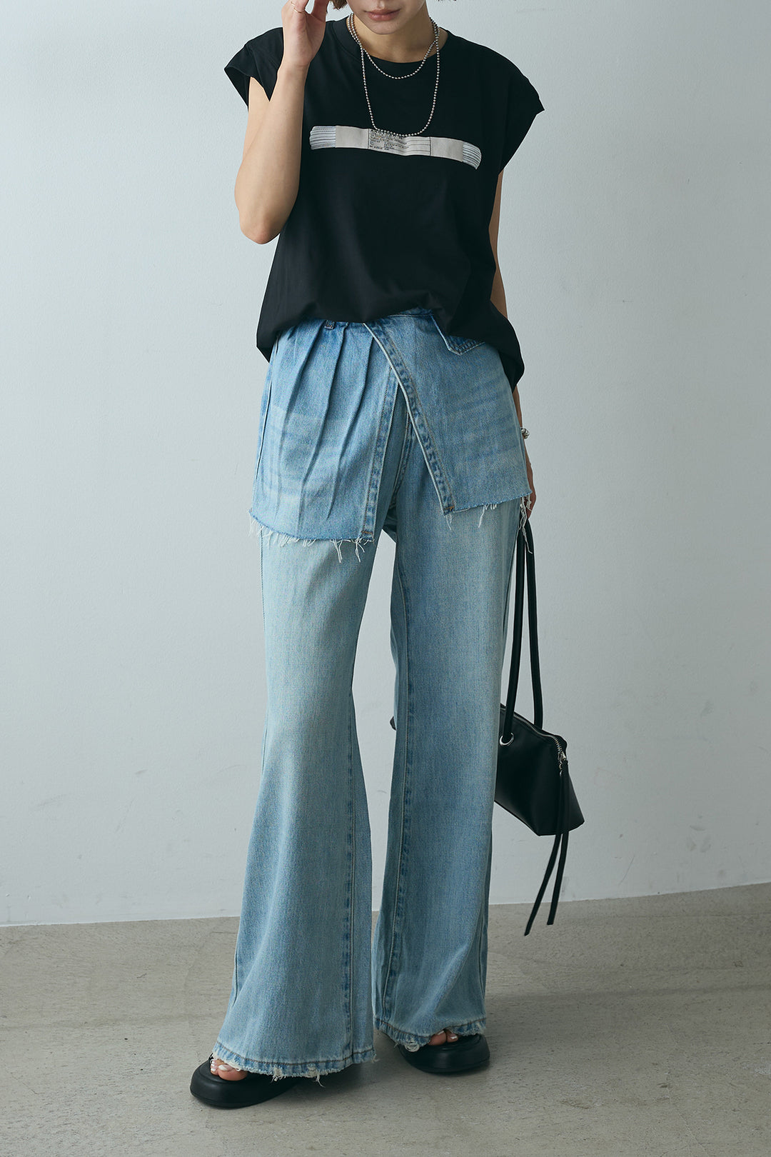 [SET]英字デザインノースリーブTシャツ+レイヤードデニムパンツ(2set)