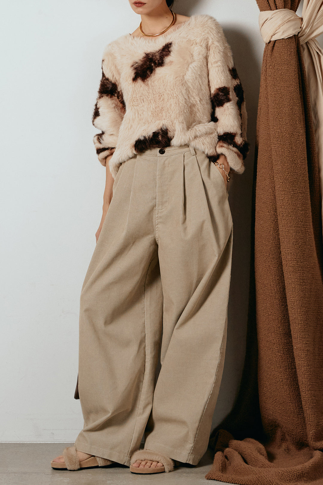 [SET]タイダイ柄シャギーニットトップス+フロントタック入りコーデュロイパンツ(2set)