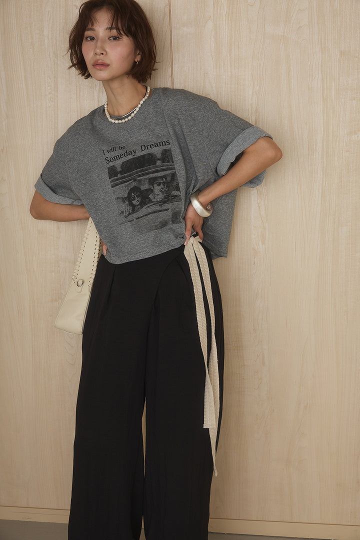 [SET]グラフィックサムデイワイドクロップドT+異素材ベルト付きラップ風ニュアンスワイドパンツ(2set)