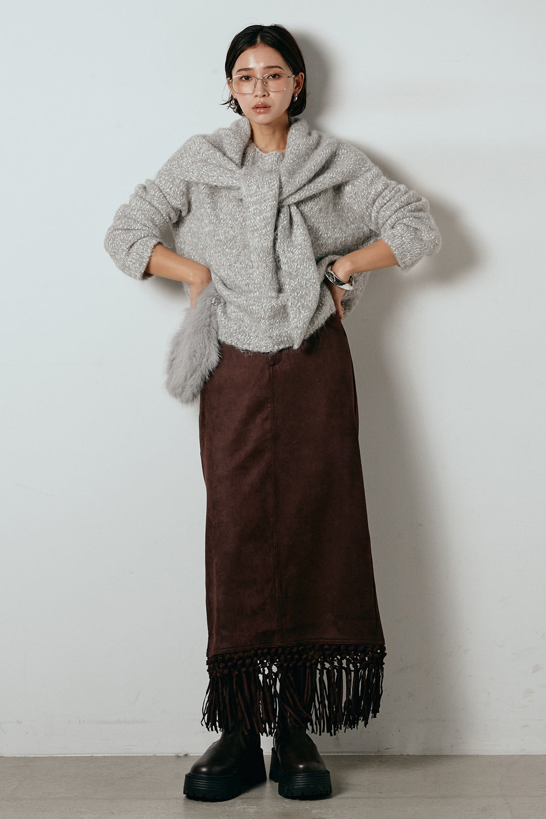 [SET]スカーフ付きミックスニットトップス+スウェードライク裾フリンジスカート(2set)