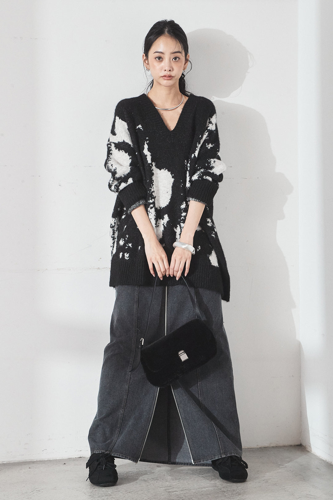 [SET]アブストラクト柄ニットプルオーバー+フロントジップデニムスカート(2set)